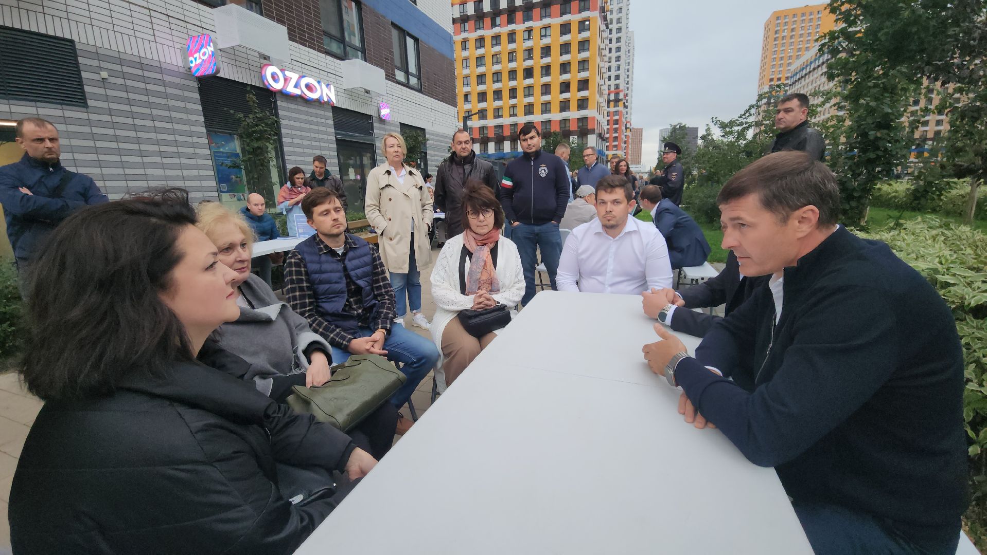 люберцы, выездная администрация, глава городского округа люберцы владимир волков, жители, строители , новая школа,