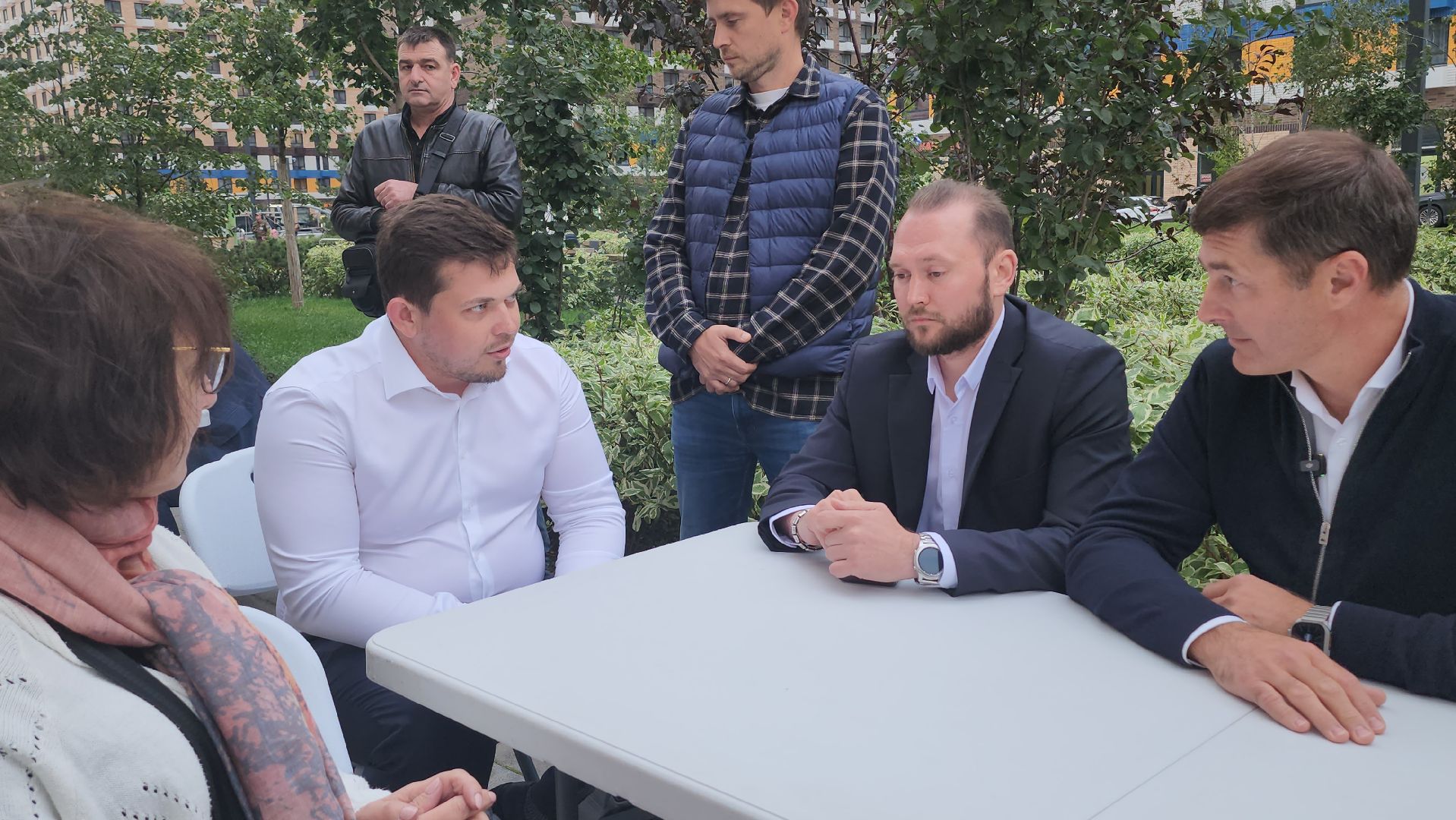 люберцы, выездная администрация, глава городского округа люберцы владимир волков, жители, строители , новая школа,