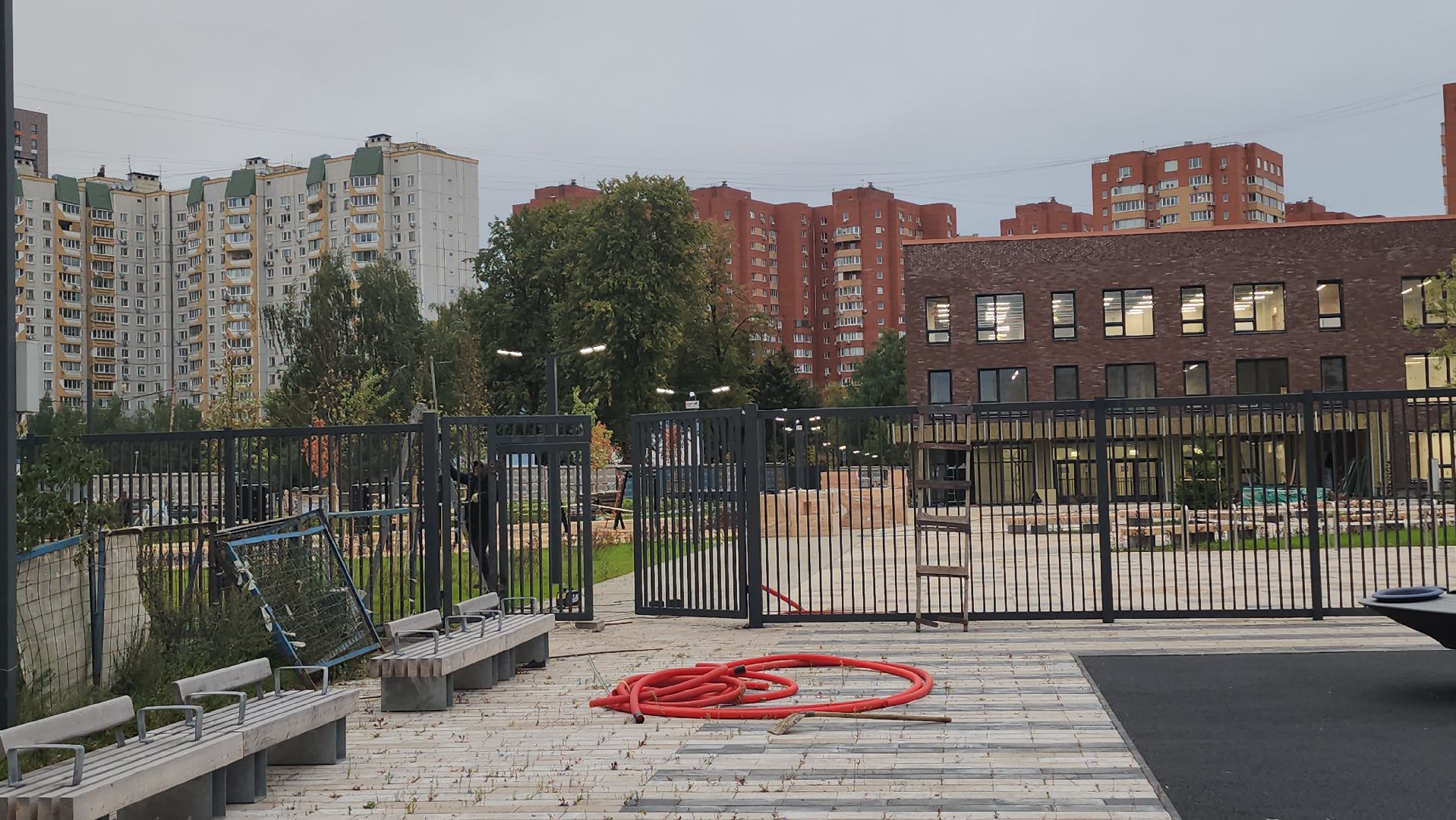 люберцы, выездная администрация, глава городского округа люберцы владимир волков, жители, строители , новая школа,