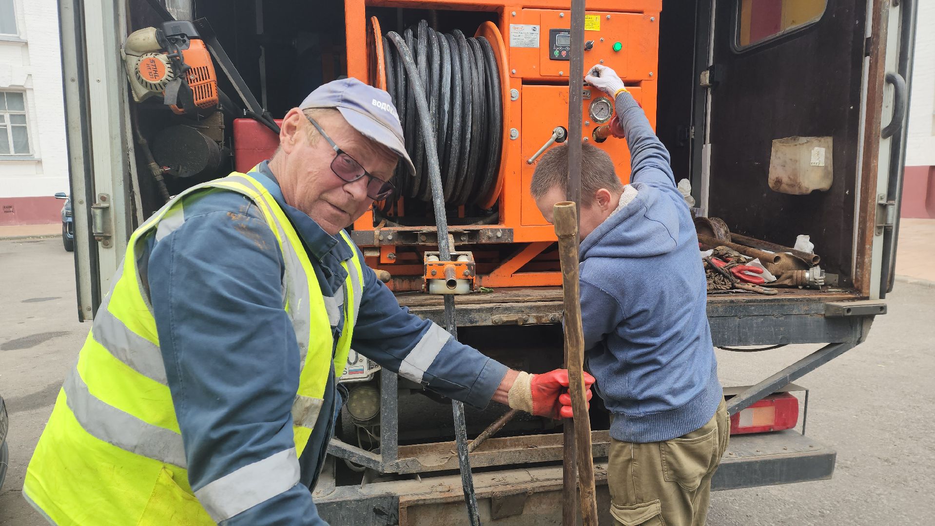 ивантеевка, пушкинский, засор канализации, люк, прочистка канализации,водоканал, канализационные сети,устранение проблемы,