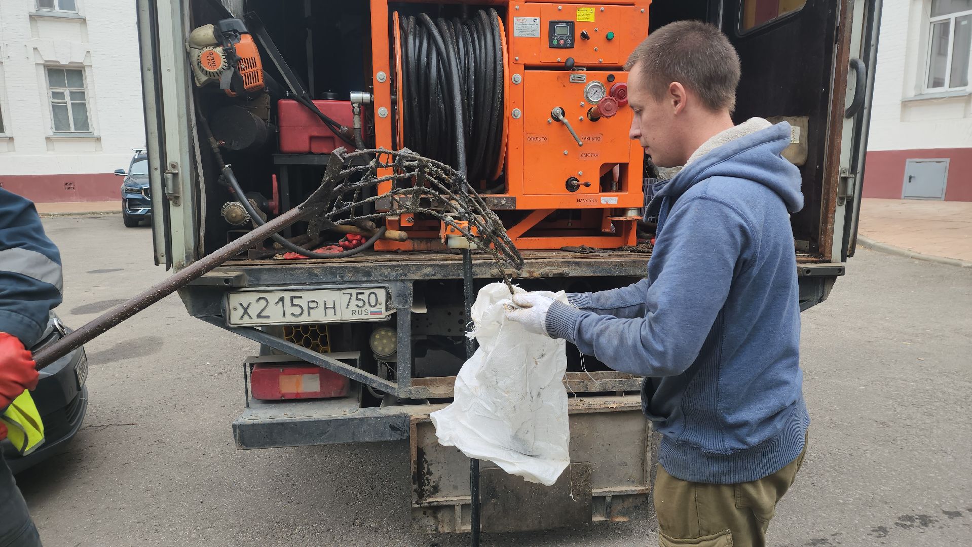 ивантеевка, пушкинский, засор канализации, люк, прочистка канализации,водоканал, канализационные сети,устранение проблемы,