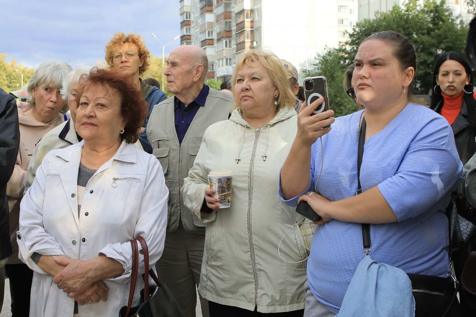 королёв, папанинская дача в королеве, встреча власти с жителями,