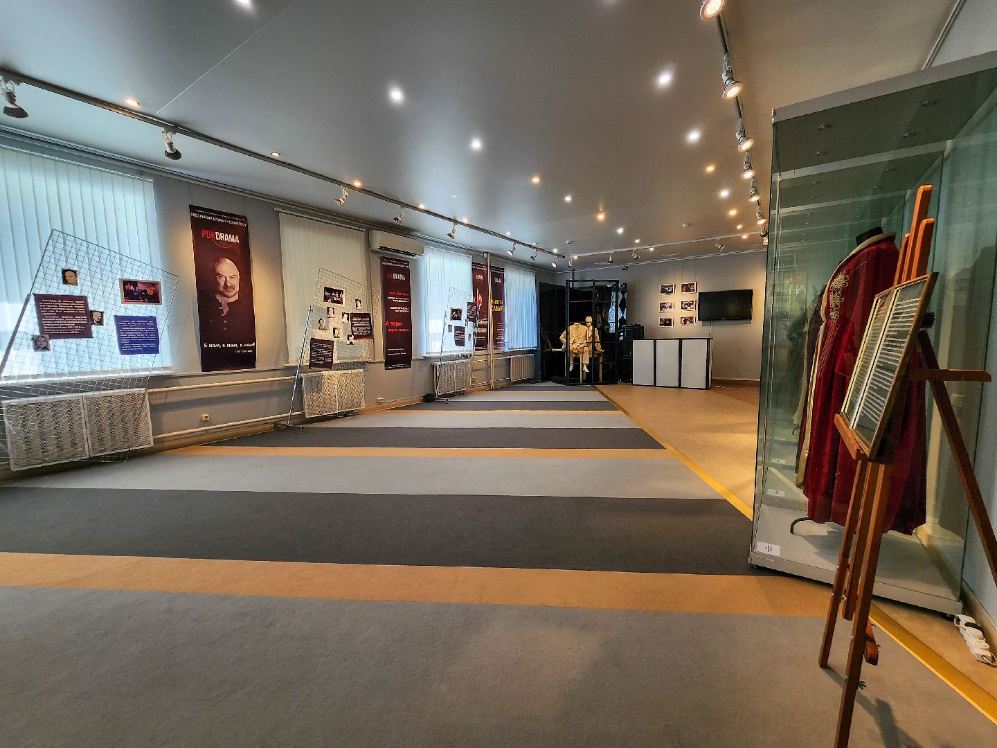 Подольск, 15 лет театру, подольский драматический театр, Юбилей, Выставка,