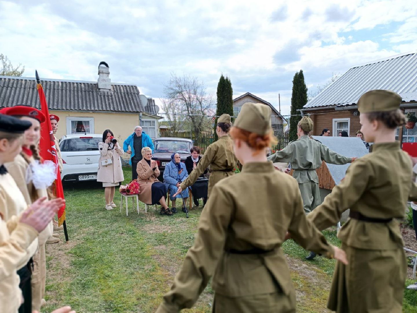 Можайск, Можайский городской округ, Подмосковье, День Победы, поздравление ветерана, фронтовая бригада, песни военных лет, 9 мая