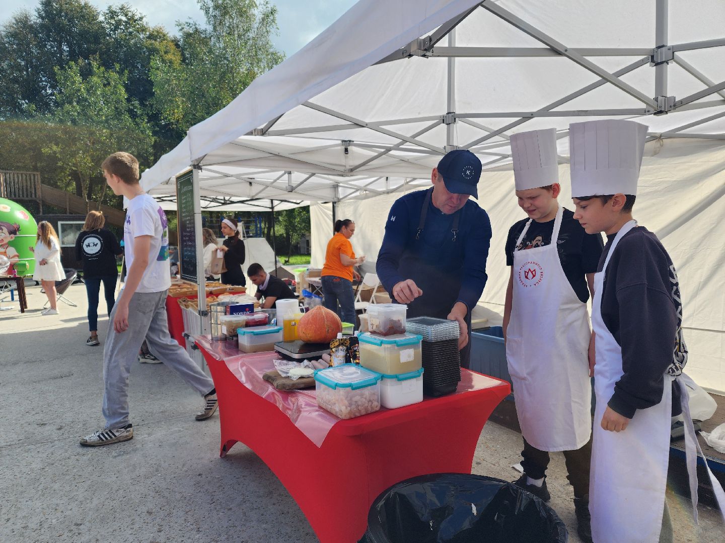 чехов, день города, праздник, гастрономический фестиваль, кухни народов россии, готовка блюд, мастер-классы, конкурсы, цирковое шоу, альпаки, цирковые номера, фотозоны, ярмарка, анимация, фудкорт,чеховская кухня, розыгрыш призов,исторические реконструкции,