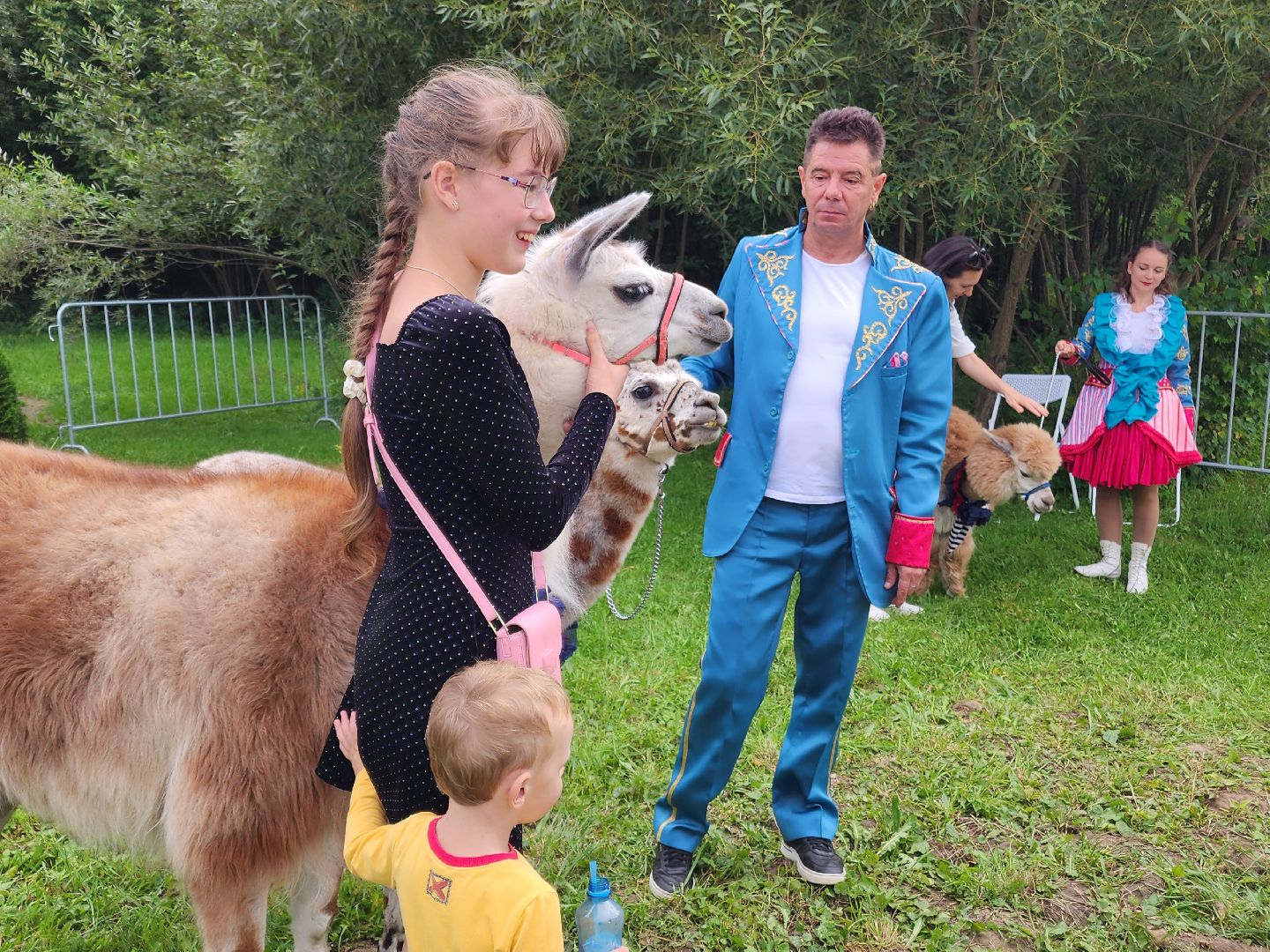 чехов, день города, праздник, гастрономический фестиваль, кухни народов россии, готовка блюд, мастер-классы, конкурсы, цирковое шоу, альпаки, цирковые номера, фотозоны, ярмарка, анимация, фудкорт,чеховская кухня, розыгрыш призов,исторические реконструкции,