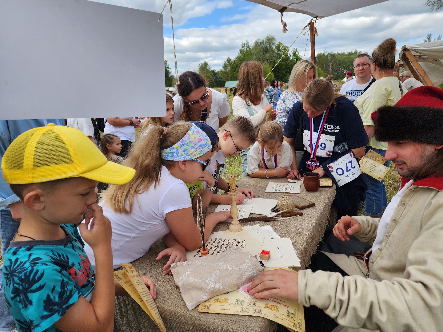 чехов, день города, праздник, гастрономический фестиваль, кухни народов россии, готовка блюд, мастер-классы, конкурсы, цирковое шоу, альпаки, цирковые номера, фотозоны, ярмарка, анимация, фудкорт,чеховская кухня, розыгрыш призов,исторические реконструкции,