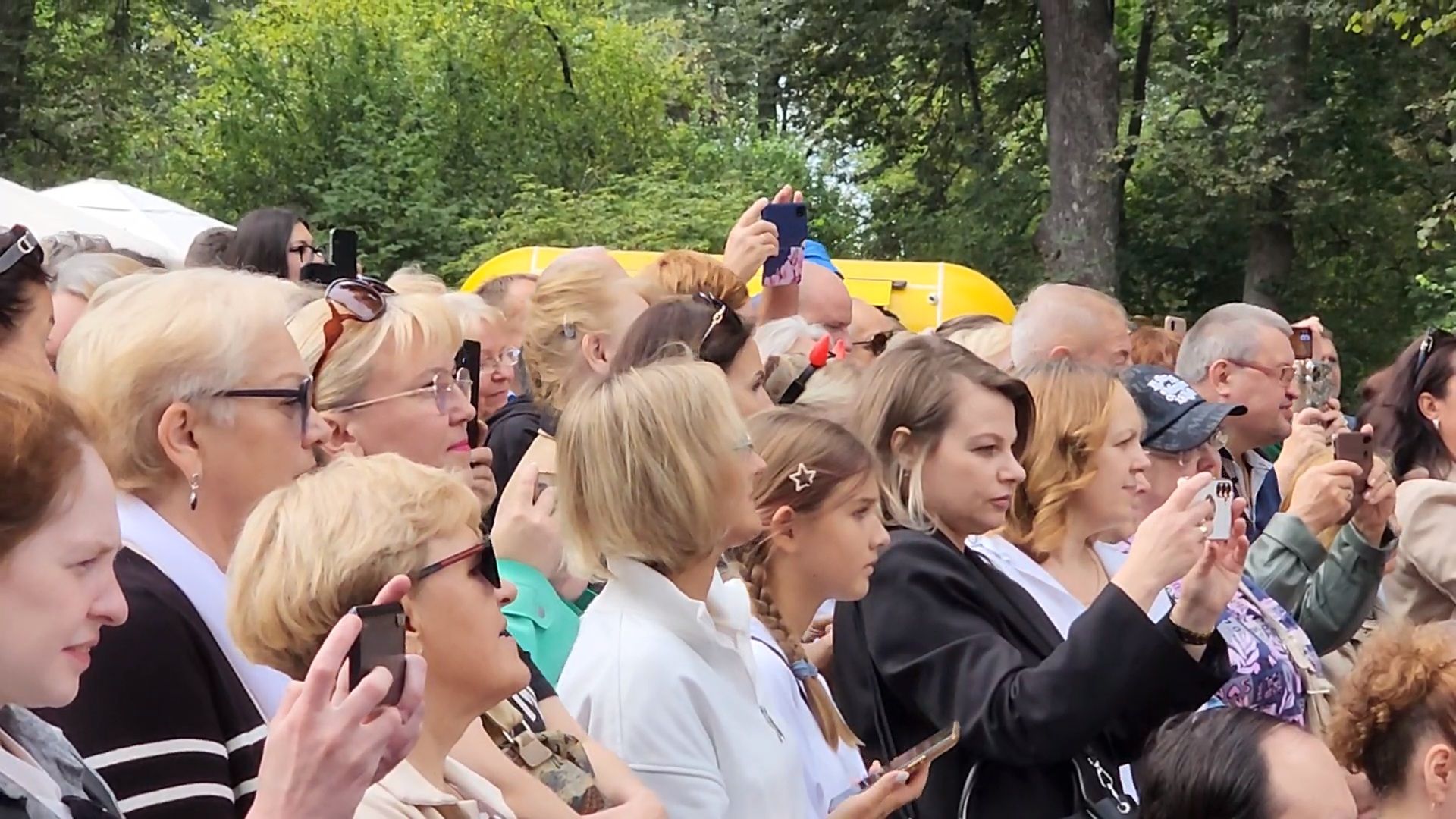 чехов, день города, праздничный концерт, звезды эстрады, алексей глызин, рок-фестиваль,   трибьют-группы кино и ACDC, чествование жителей, награждение жителей, мастер-классы, конкурсы, песни и танцы, анимация, рок-концерт, группы вираж триада рубиновый вторник, глава округа михаил собакин,