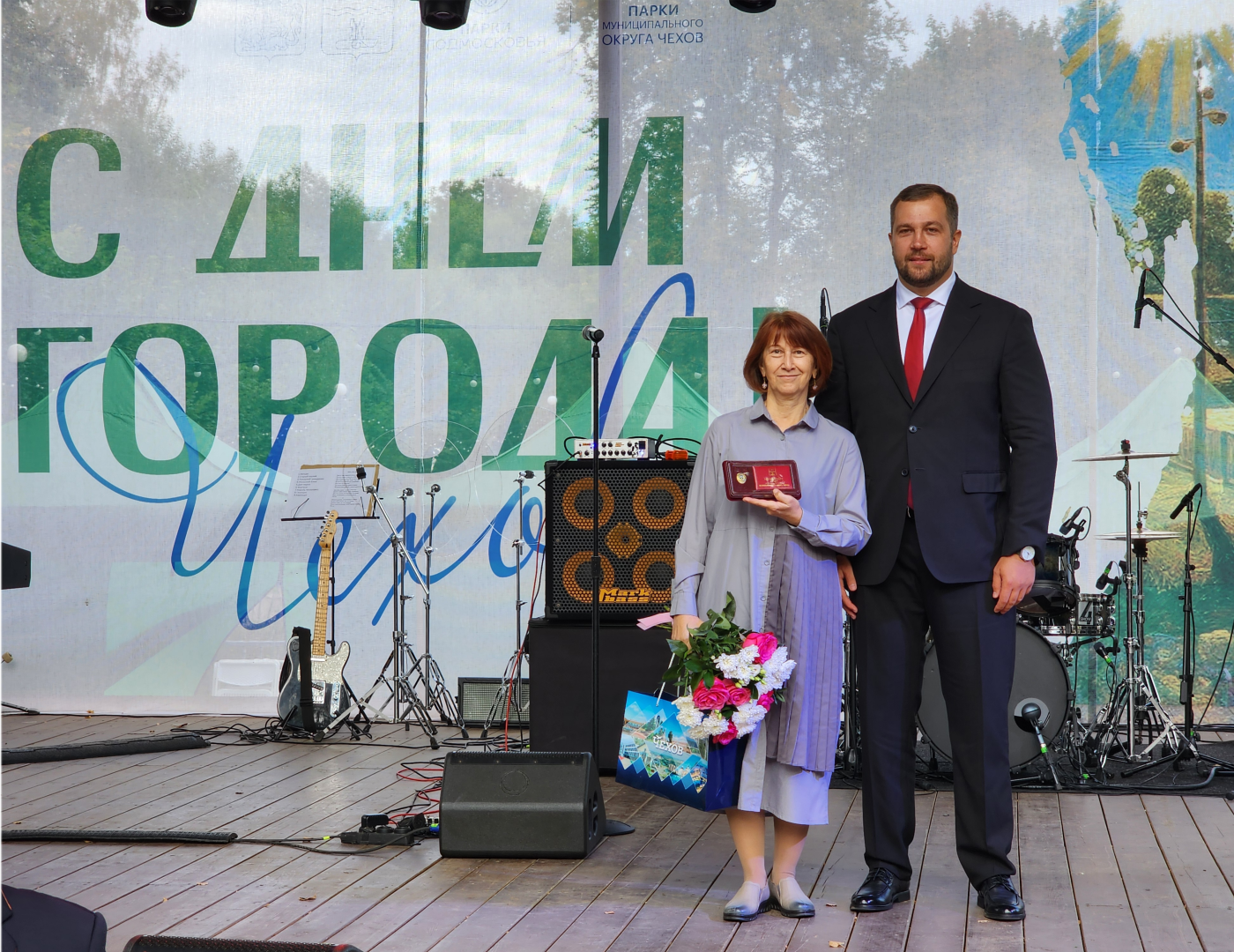 чехов, день города, праздничный концерт, звезды эстрады, алексей глызин, рок-фестиваль,   трибьют-группы кино и ACDC, чествование жителей, награждение жителей, мастер-классы, конкурсы, песни и танцы, анимация, рок-концерт, группы вираж триада рубиновый вторник, глава округа михаил собакин,