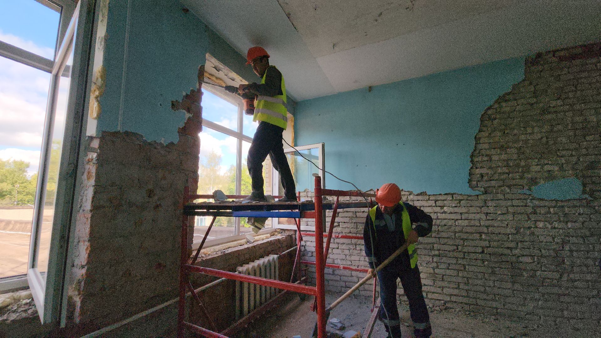 Капитальный ремонт школы , Лобня, Демонтажные работы ,