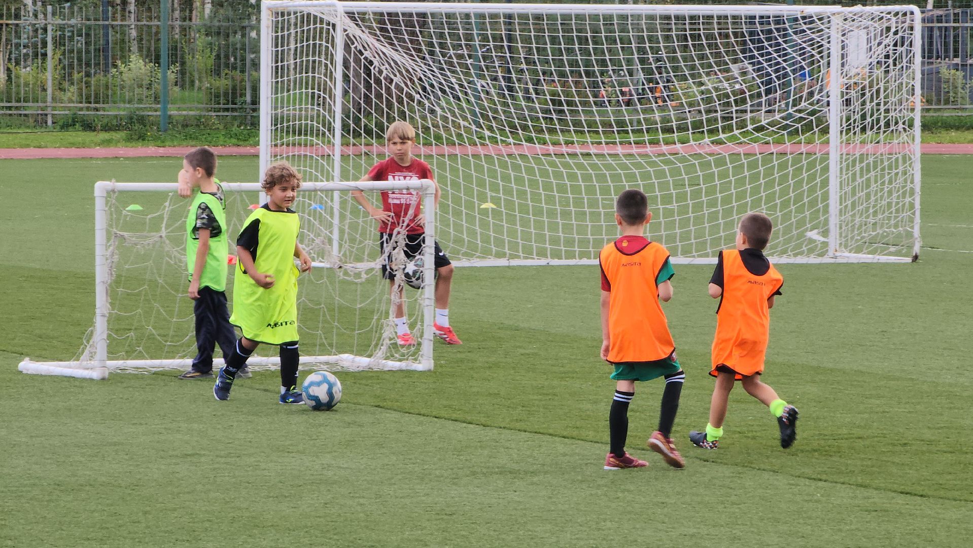 Спорт , Футбол, Стадион , Лобня , Жонглирование мячом,