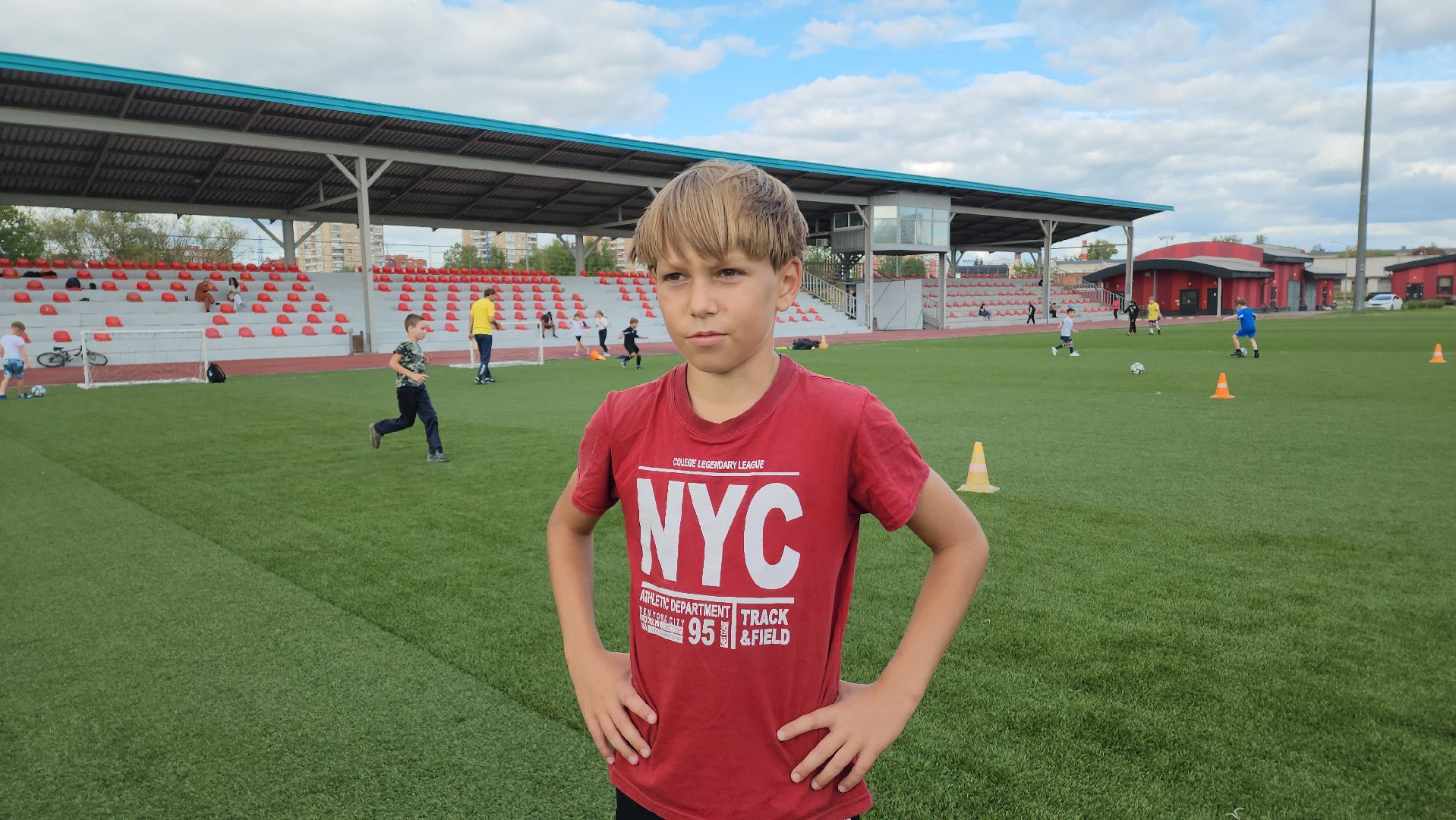 Спорт , Футбол, Стадион , Лобня , Жонглирование мячом,