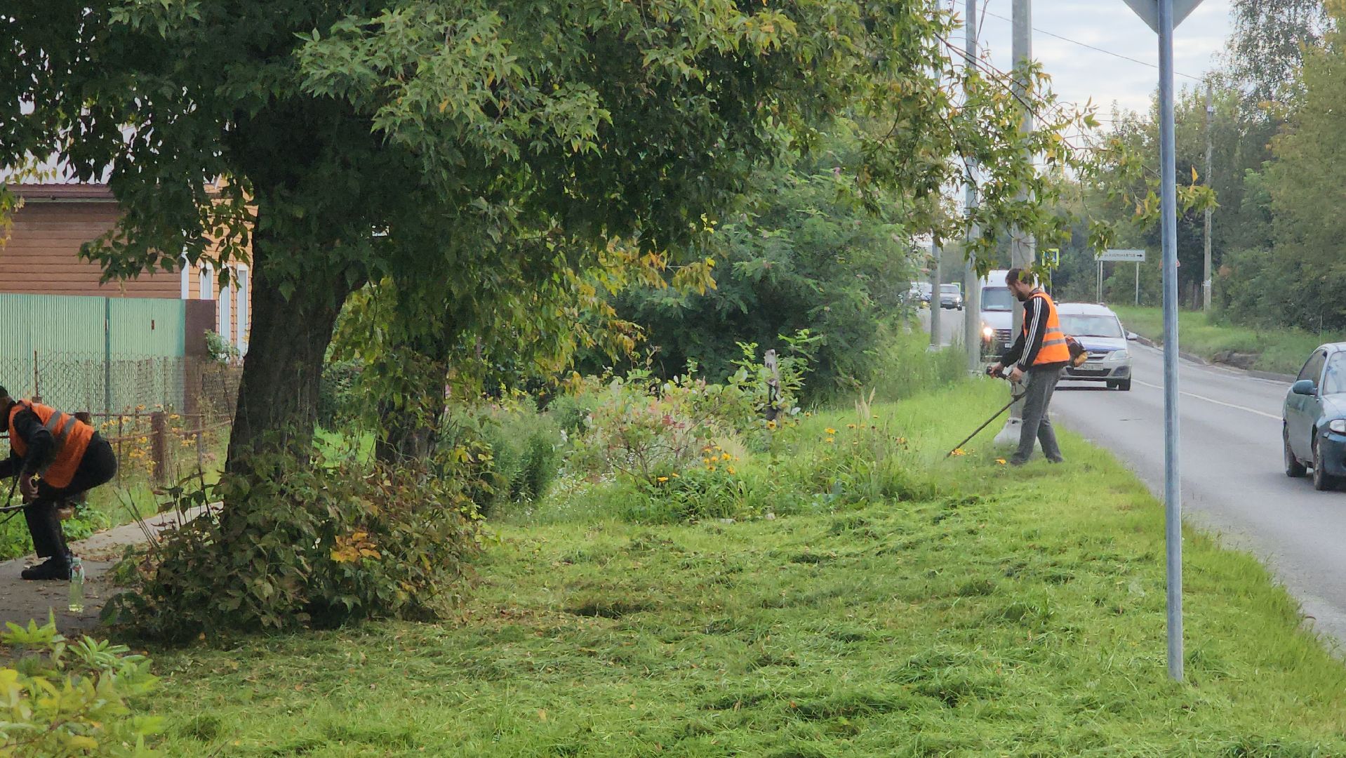 серпухов, комбинат по благоустройству, покос травы в серпухове, улица ленинского комсомола,