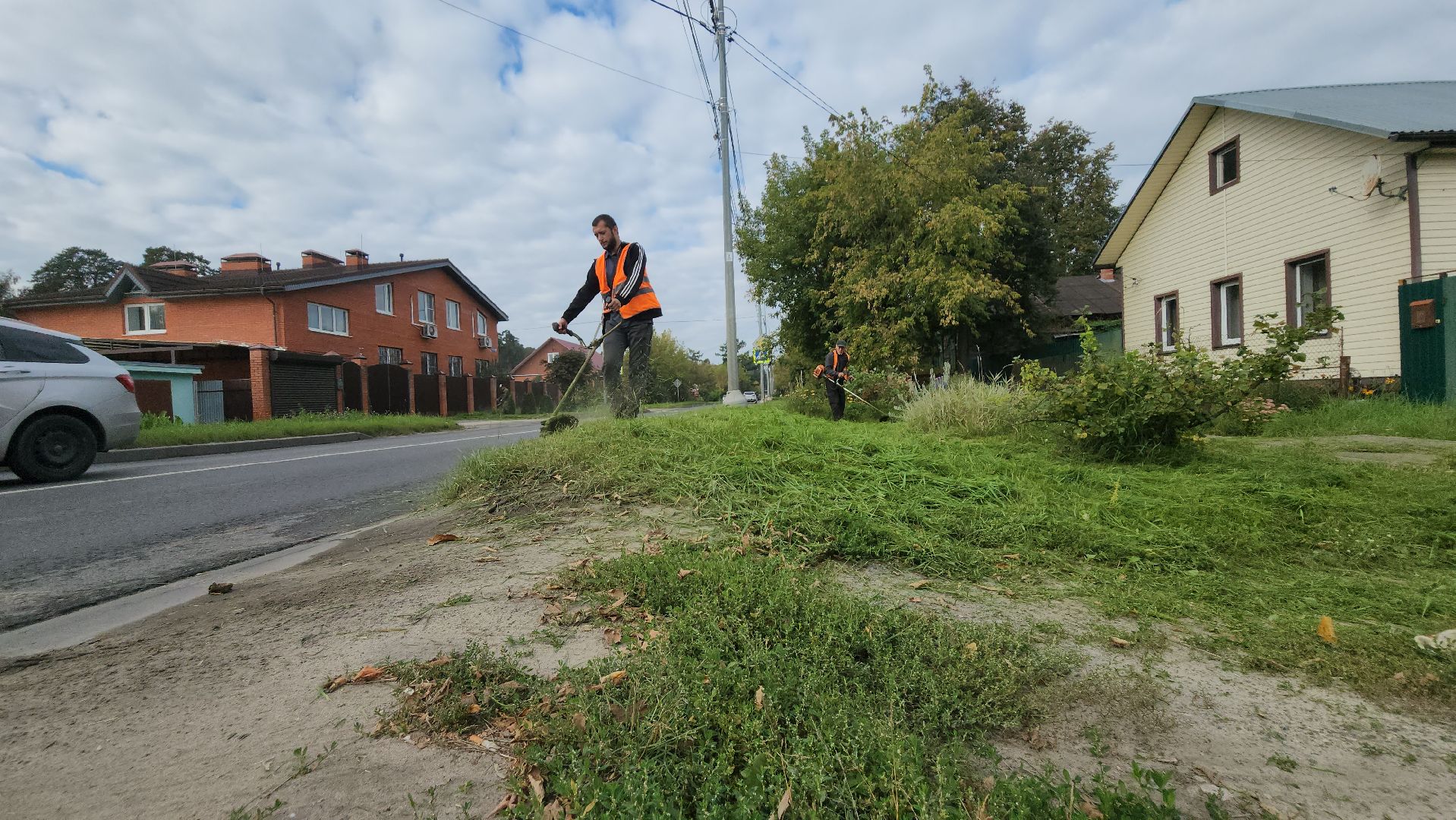 серпухов, комбинат по благоустройству, покос травы в серпухове, улица ленинского комсомола,