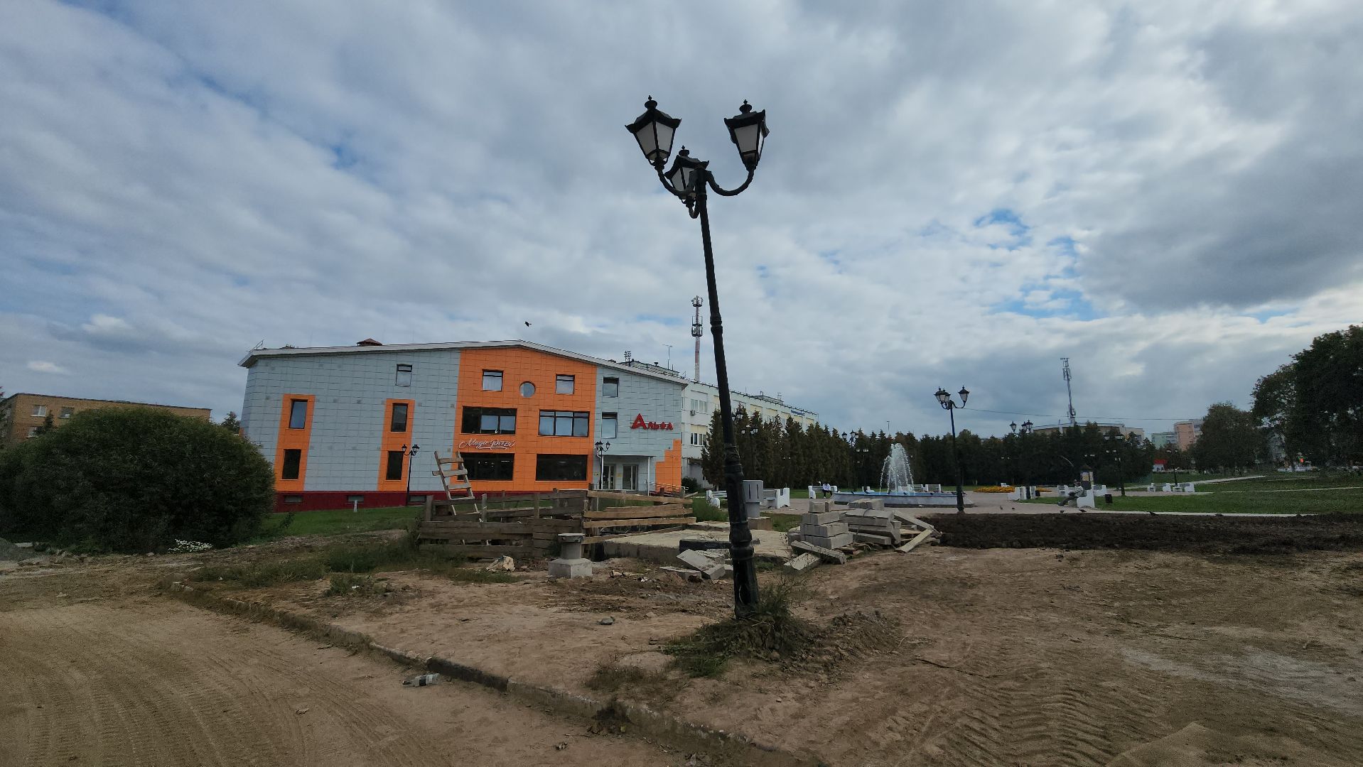 кашира, благоустройство, сквер, место отдыха, газоны, тротуары,