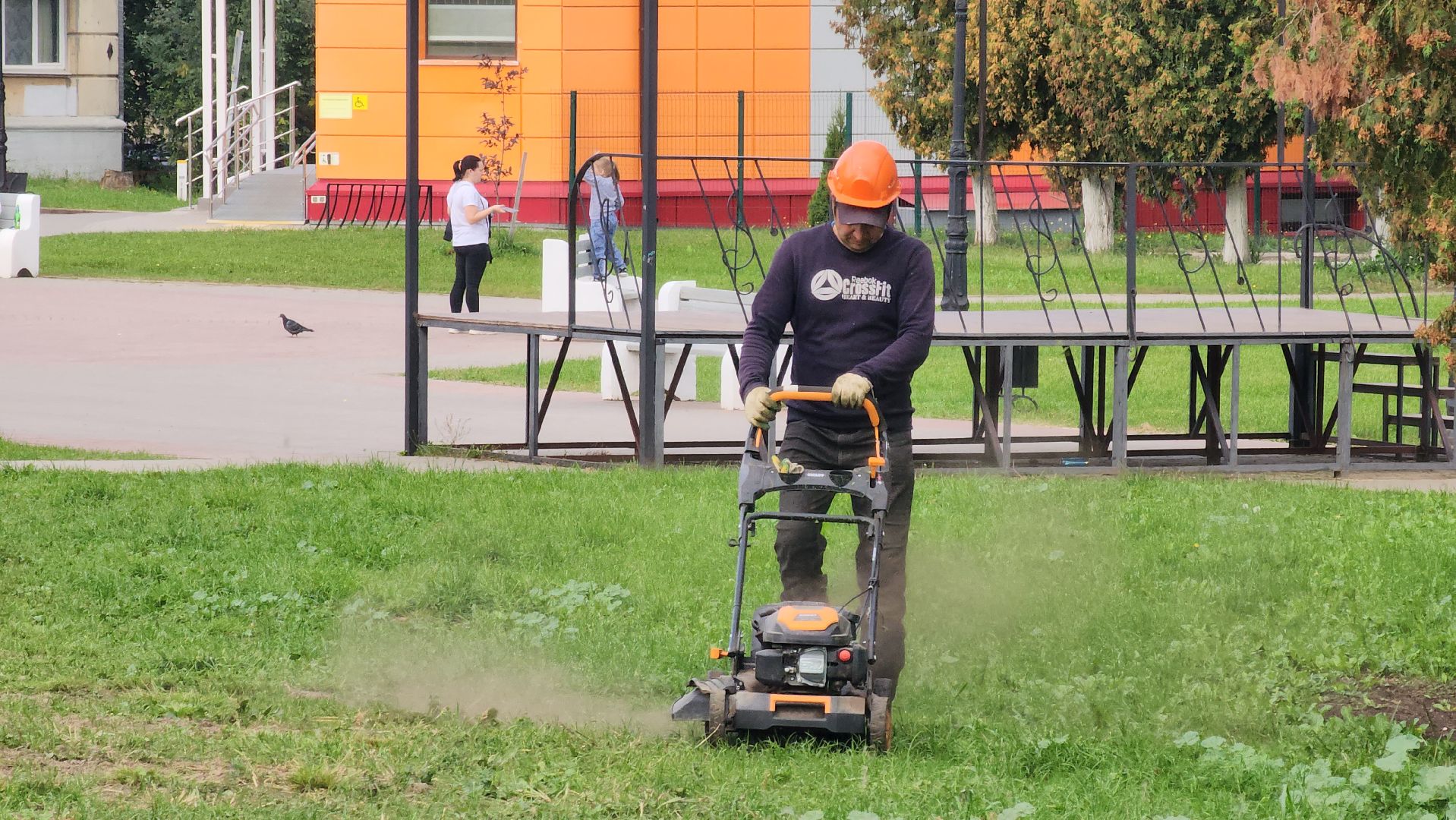 кашира, благоустройство, сквер, место отдыха, газоны, тротуары,