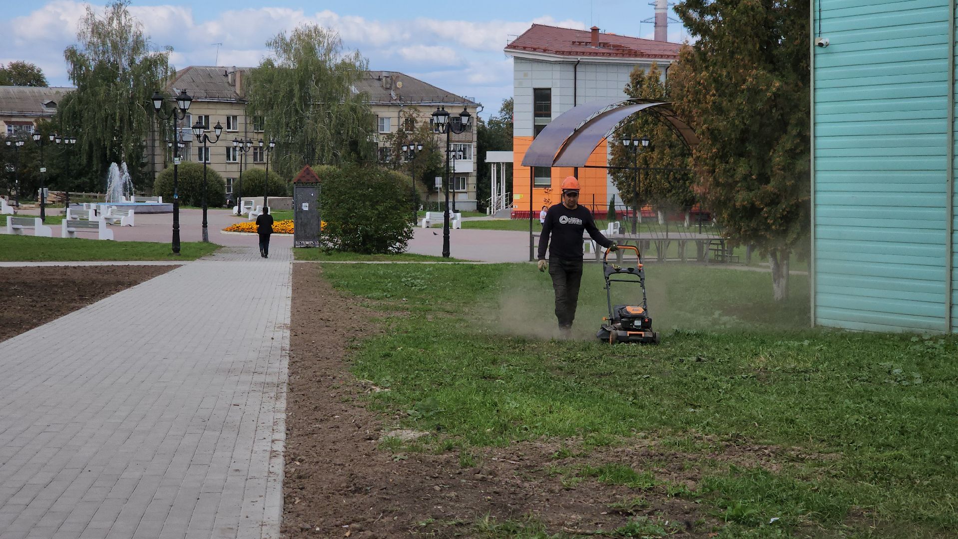 кашира, благоустройство, сквер, место отдыха, газоны, тротуары,