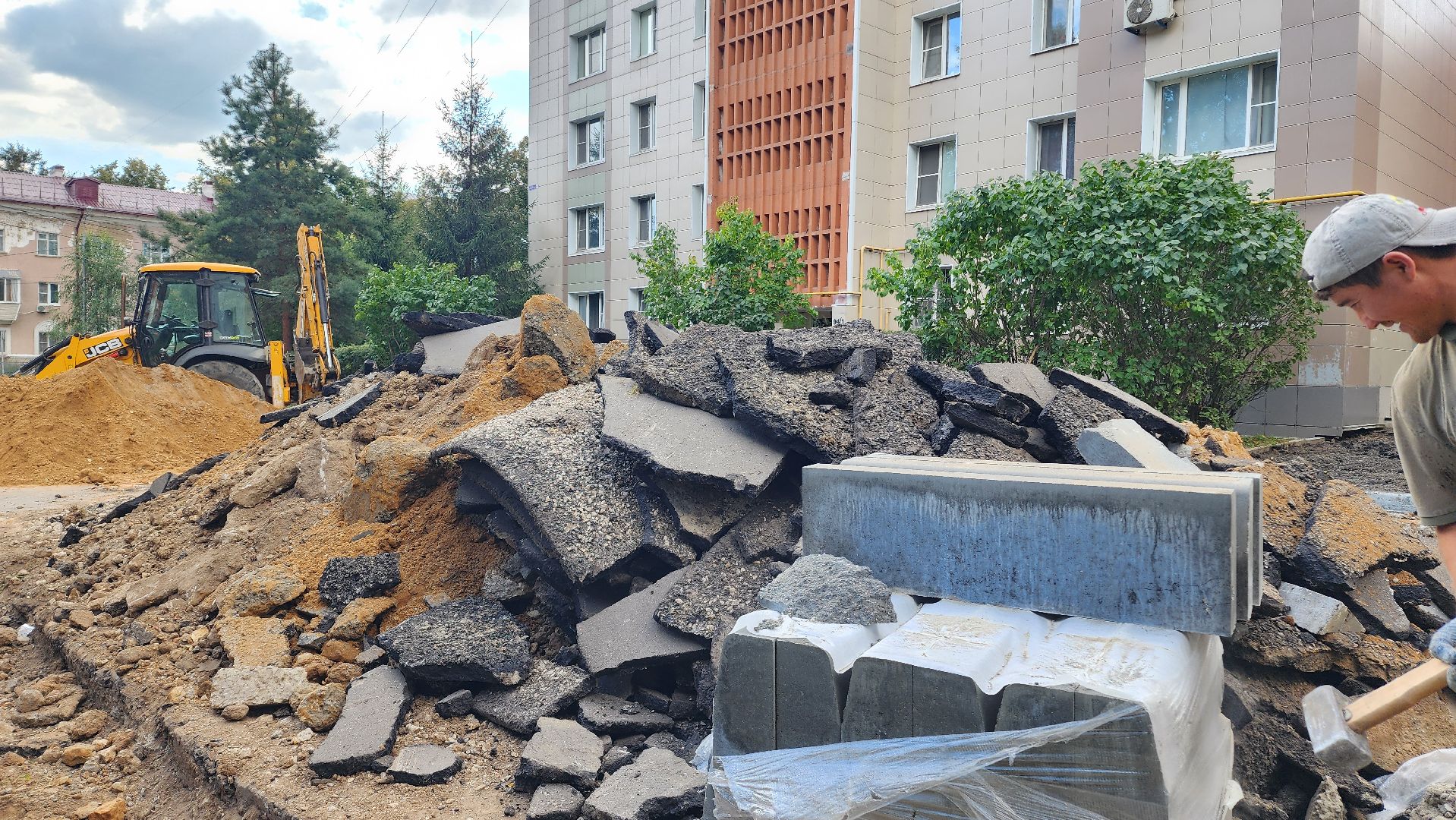 благоустройство , домодедово, подмосковье, благоустройство двора, новый асфальт, замена дорожного покрытия, дорога,