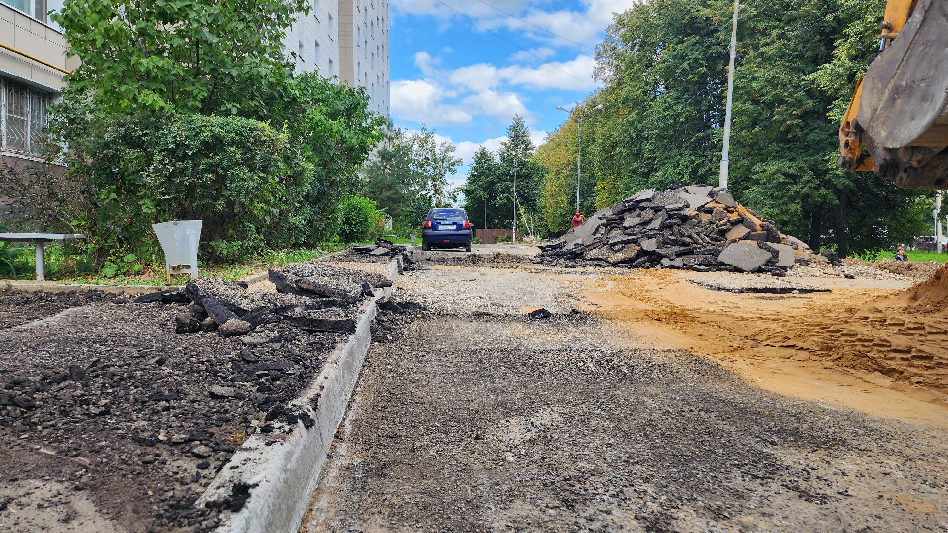 благоустройство , домодедово, подмосковье, благоустройство двора, новый асфальт, замена дорожного покрытия, дорога,