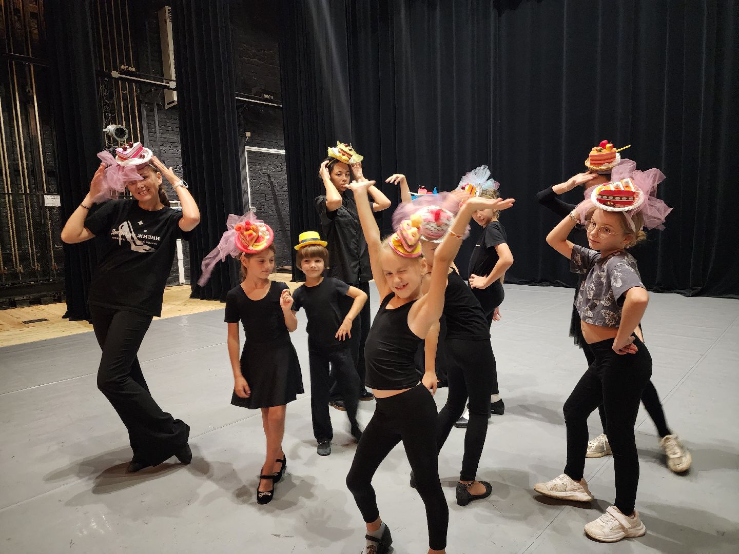 Подольск , Театр моды, Театр моды эксклюзив, дк октябрь,