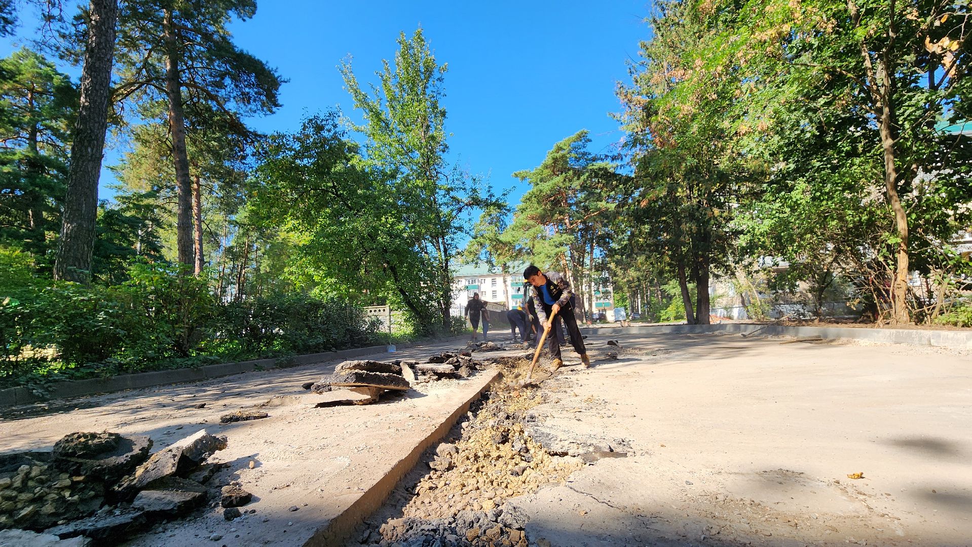 кбдт в протвино, асфальтирование двора, благоустройство,