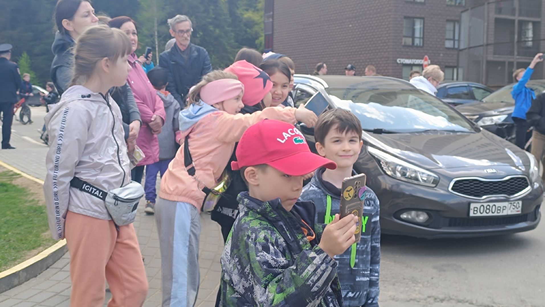 Лобня, автопробег, двор