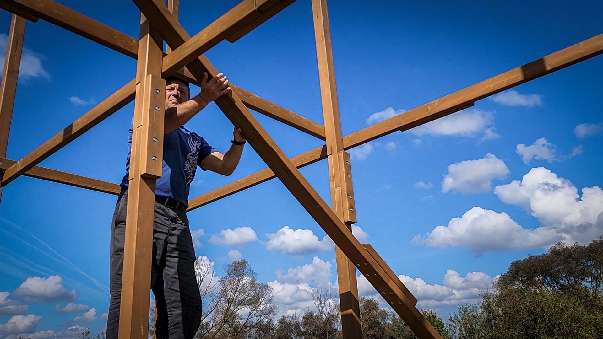 парк бронницкий луг , новая зимняя горка, горка для катания на тюбингах в бронницах, строительство зимней горки,