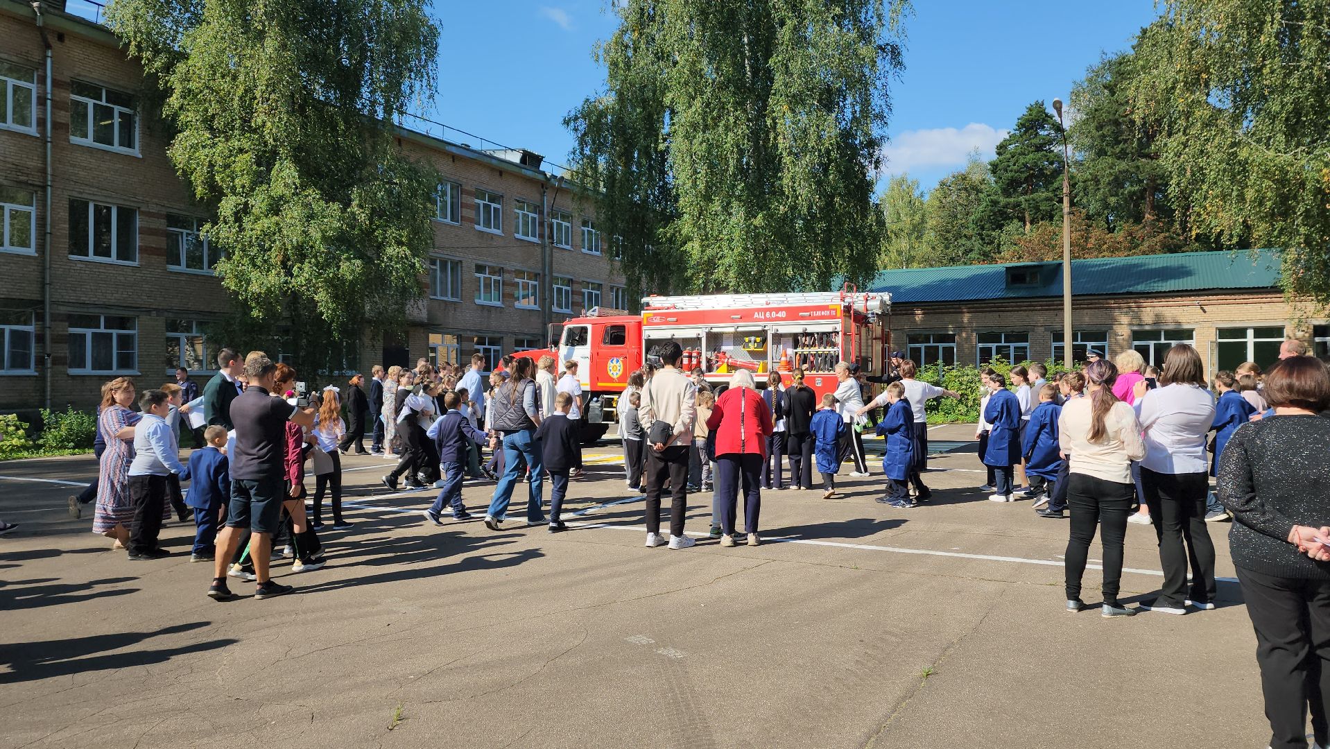 пушкино, школа-интернат, пожарная машина, тренировка, пожарная безопасность, дети с овз, пожарный расчет, учащиеся,