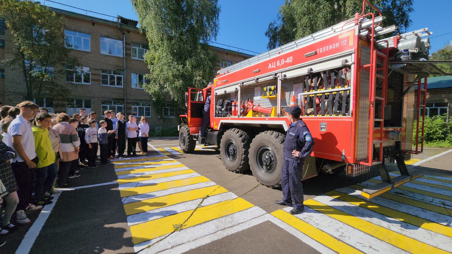 пушкино, школа-интернат, пожарная машина, тренировка, пожарная безопасность, дети с овз, пожарный расчет, учащиеся,