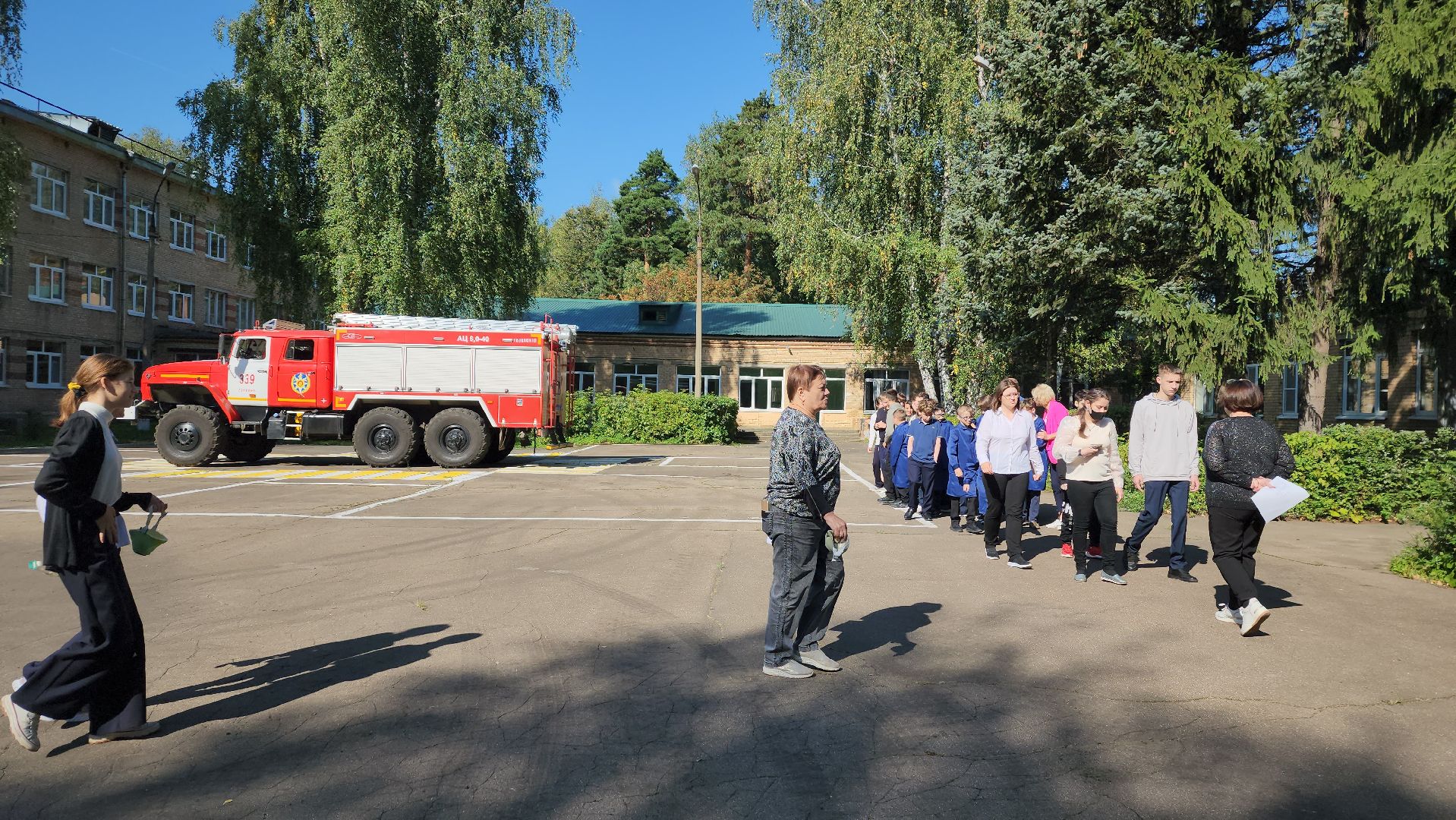 пушкино, школа-интернат, пожарная машина, тренировка, пожарная безопасность, дети с овз, пожарный расчет, учащиеся,