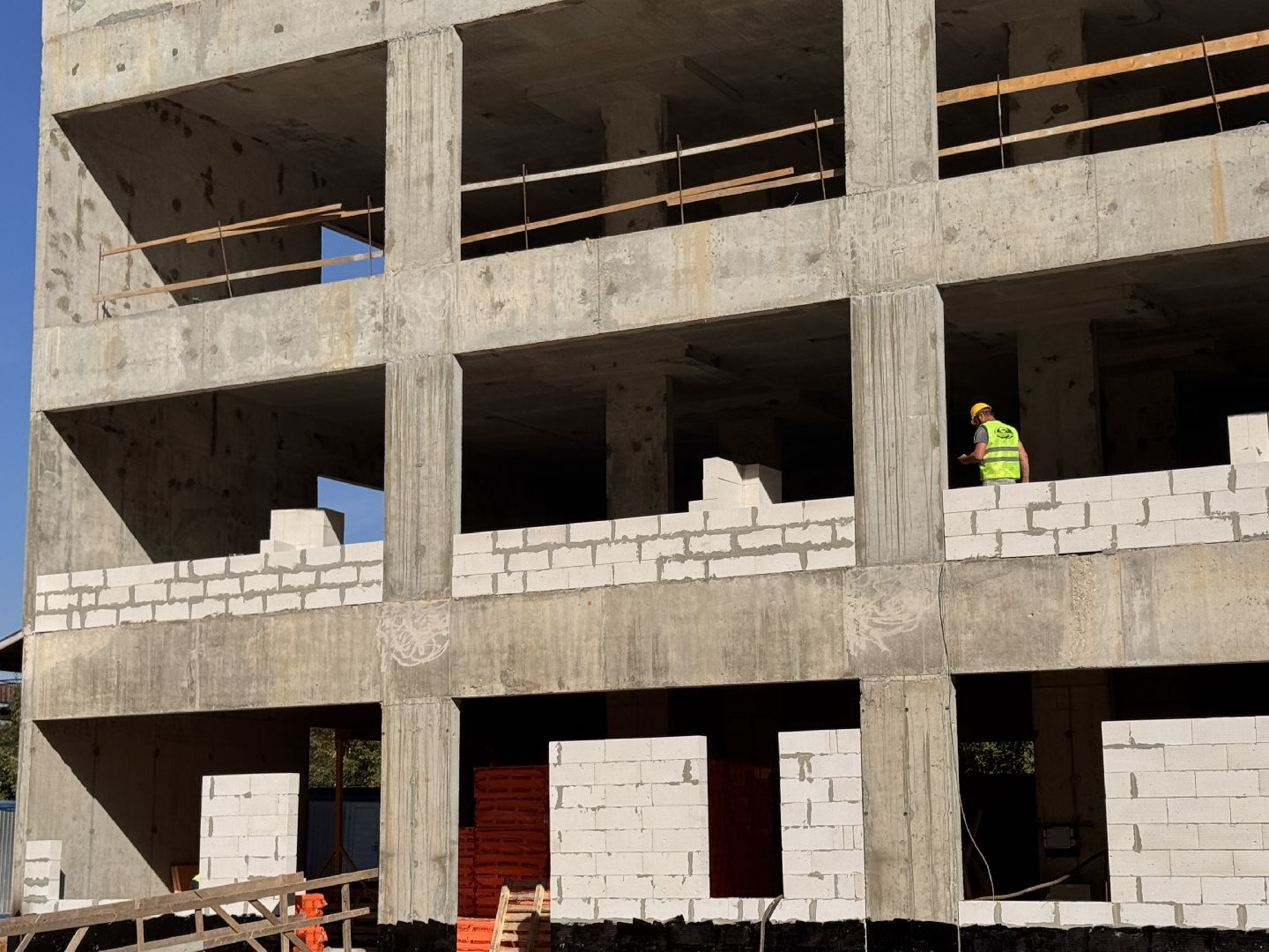 Новая поликлиника в Одинцово, Гусарская баллада, Строительство социальных объектов,