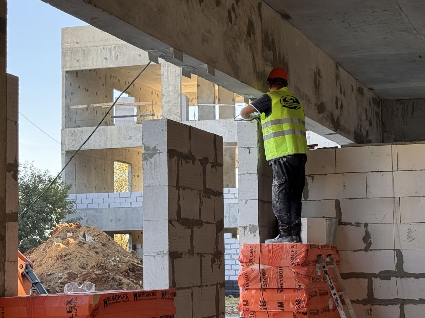 Новая поликлиника в Одинцово, Гусарская баллада, Строительство социальных объектов,