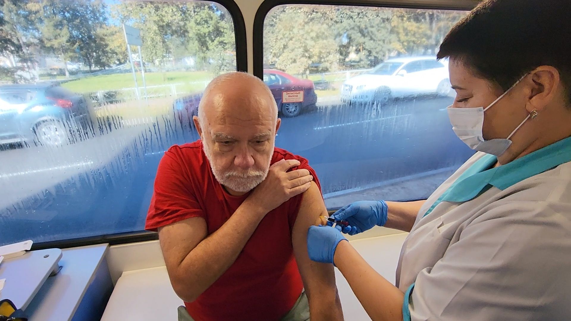 чехов, советская площадь , администрация округа, мобильный фап, фельдшерско-акушерский пункт, вакцинация, прививки, вакцина против гриппа и пневмонии, чеховская больница, прививочная кампания,