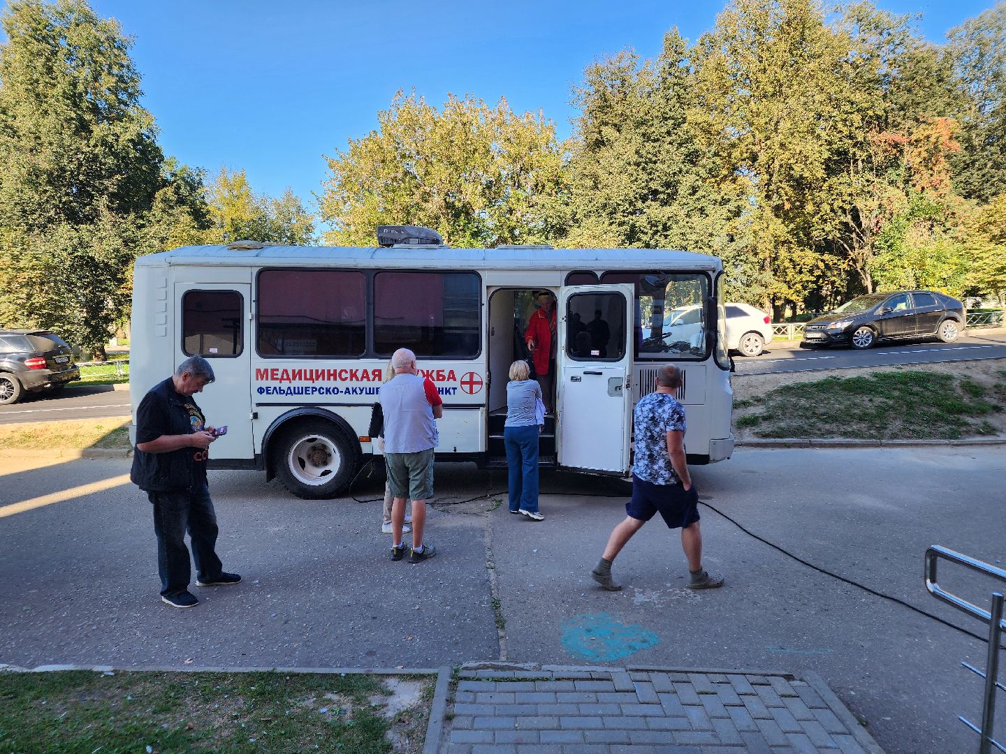 чехов, советская площадь , администрация округа, мобильный фап, фельдшерско-акушерский пункт, вакцинация, прививки, вакцина против гриппа и пневмонии, чеховская больница, прививочная кампания,