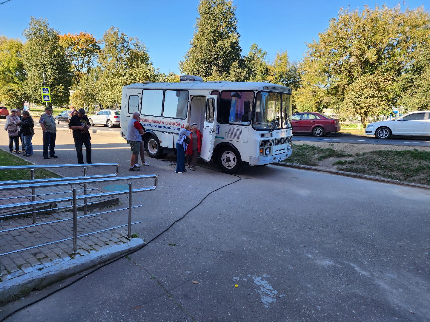 чехов, советская площадь , администрация округа, мобильный фап, фельдшерско-акушерский пункт, вакцинация, прививки, вакцина против гриппа и пневмонии, чеховская больница, прививочная кампания,