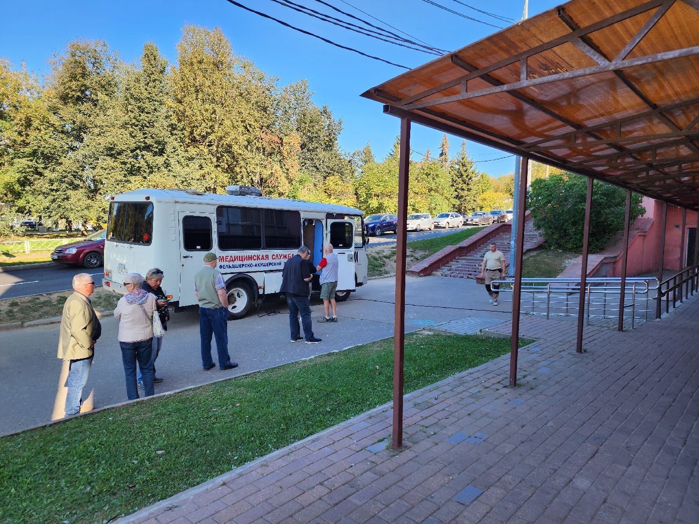 чехов, советская площадь , администрация округа, мобильный фап, фельдшерско-акушерский пункт, вакцинация, прививки, вакцина против гриппа и пневмонии, чеховская больница, прививочная кампания,