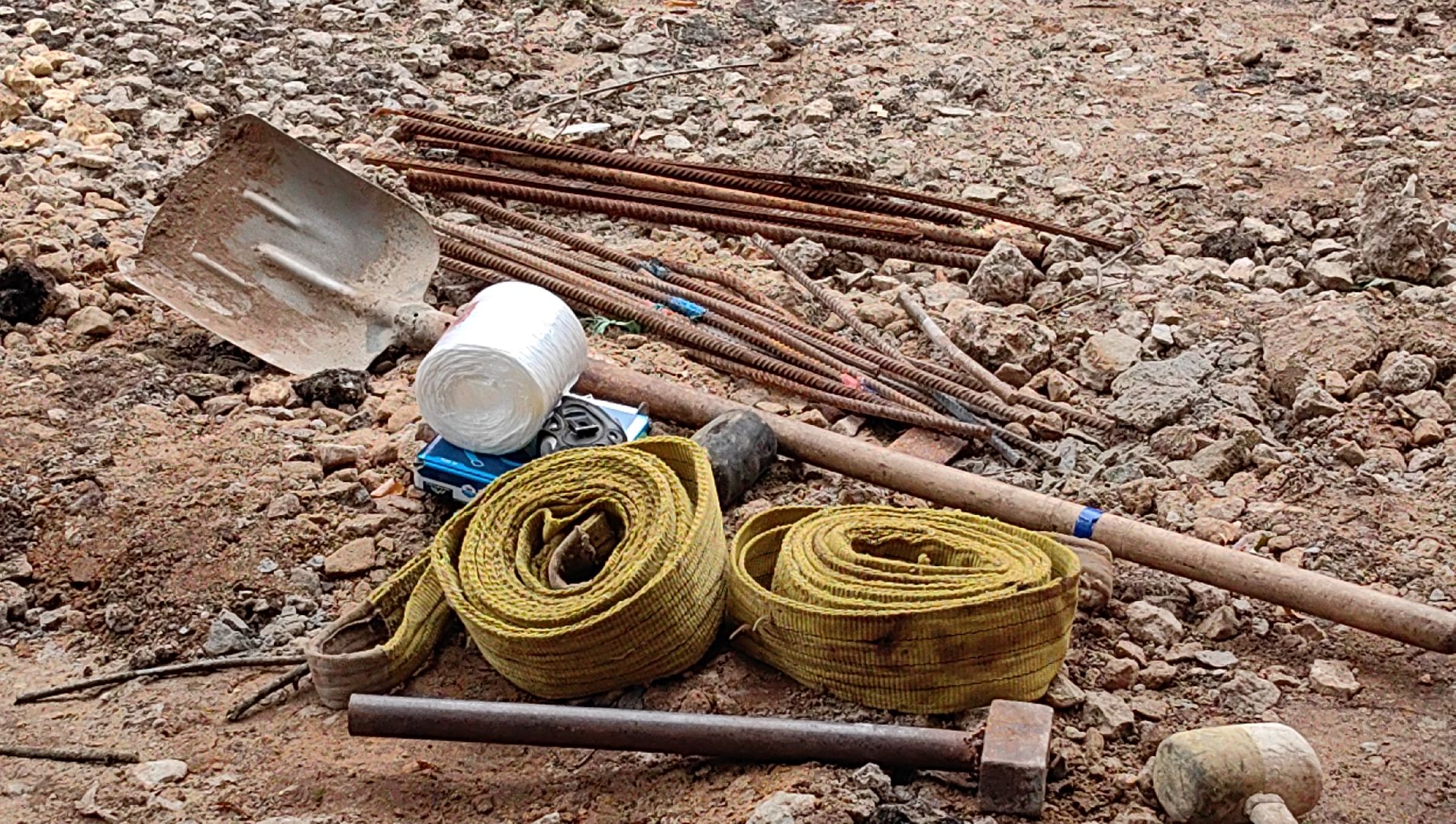 бордюр, детская игровая площадка, воркаут, карусели, качели, горки,