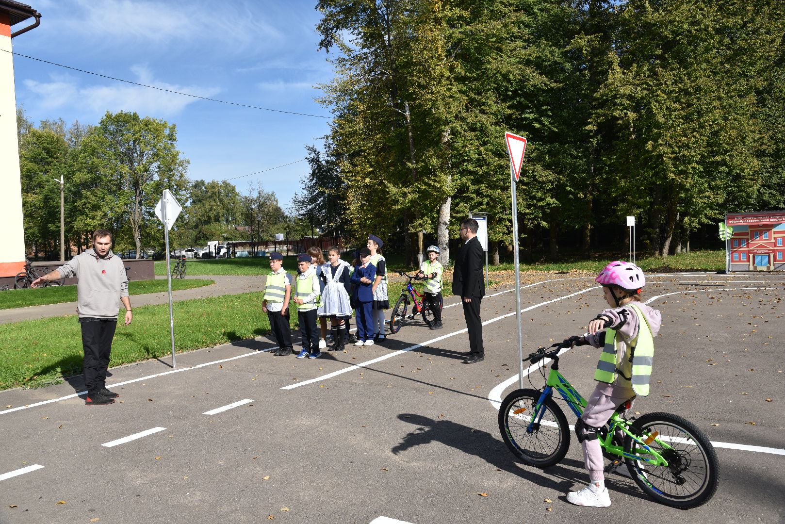 лотошино, лотошинская школа 1, дети, госавтоинспекция, автогородок, правила дорожного движения,
