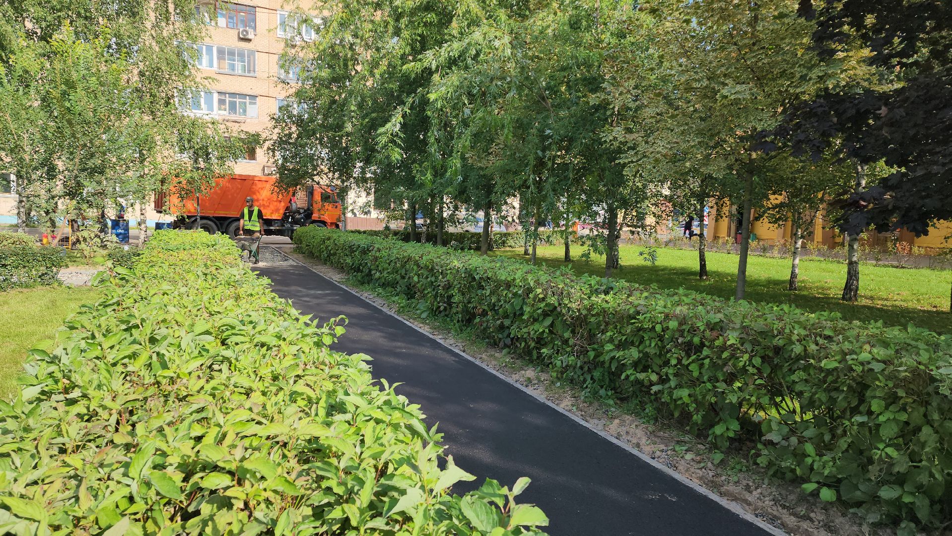 Асфальтирование , пешеходные дорожки и тропинки, Лобня , Парк,