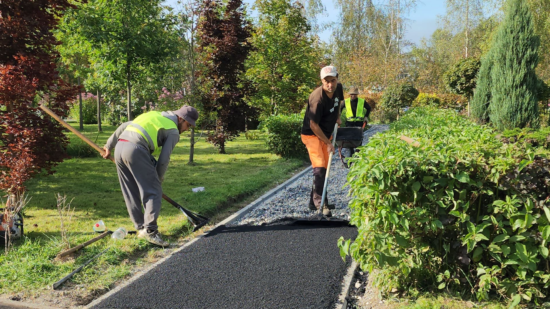 Асфальтирование , пешеходные дорожки и тропинки, Лобня , Парк,