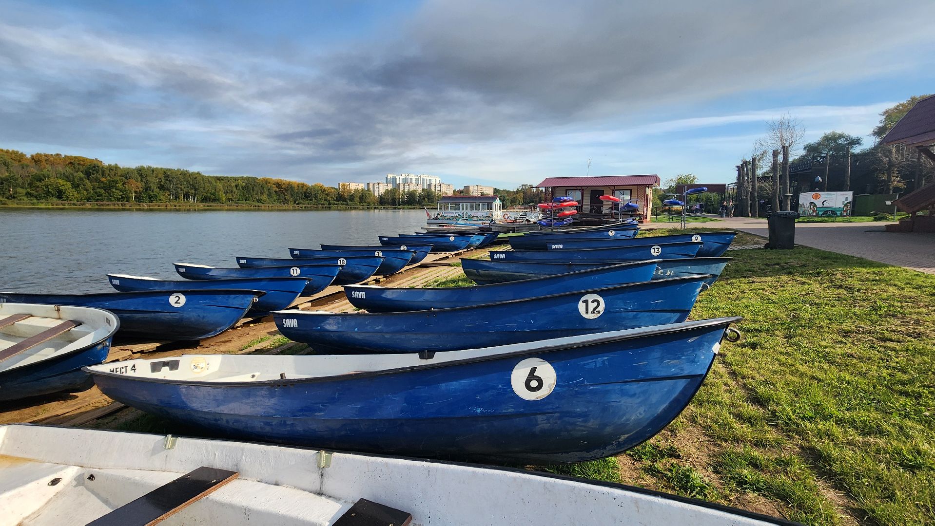 солнечногорск, озеро сенеж, лодочная станция, водные прогулки,
