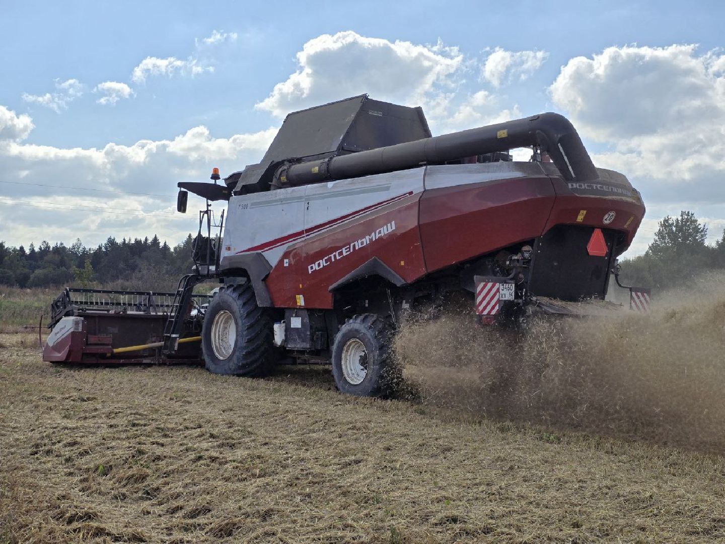 можайск, можайский муниципальный округ, подмосковье, сельское хозяйство, колхоз уваровский, уборочная кампания, сбор урожая, аграрии ,