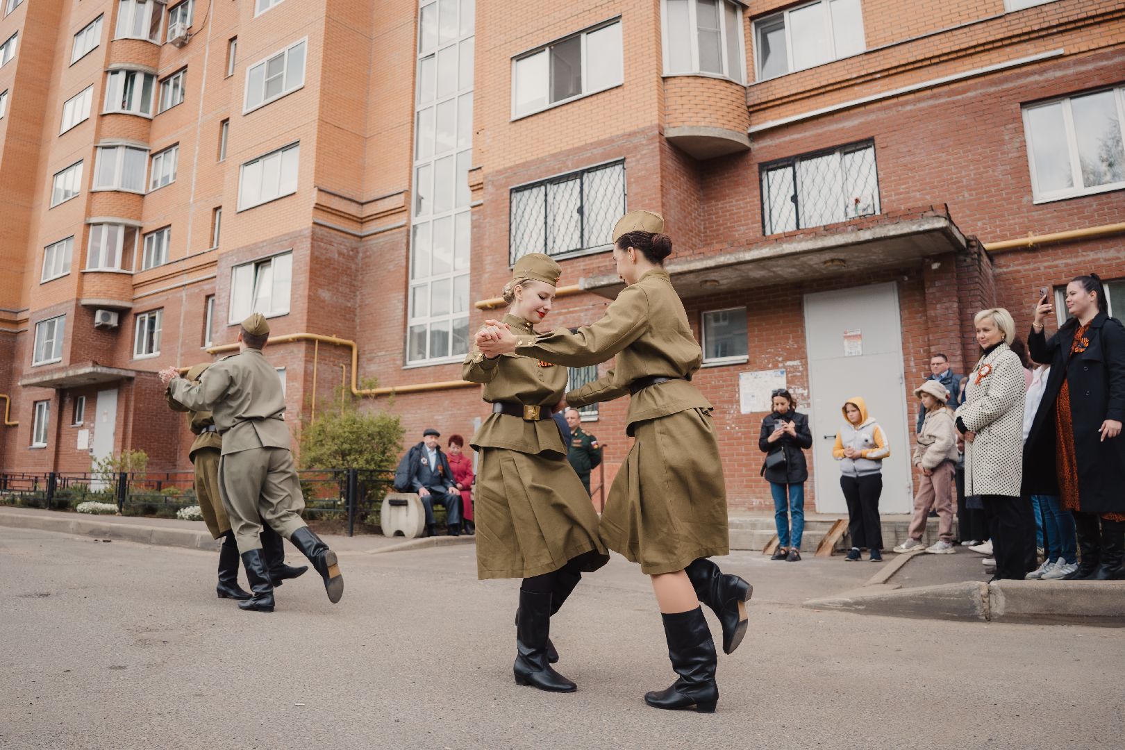 Можайск, Можайский городской округ, Подмосковье, День Победы, поздравление ветерана, фронтовая бригада, песни военных лет, 9 мая