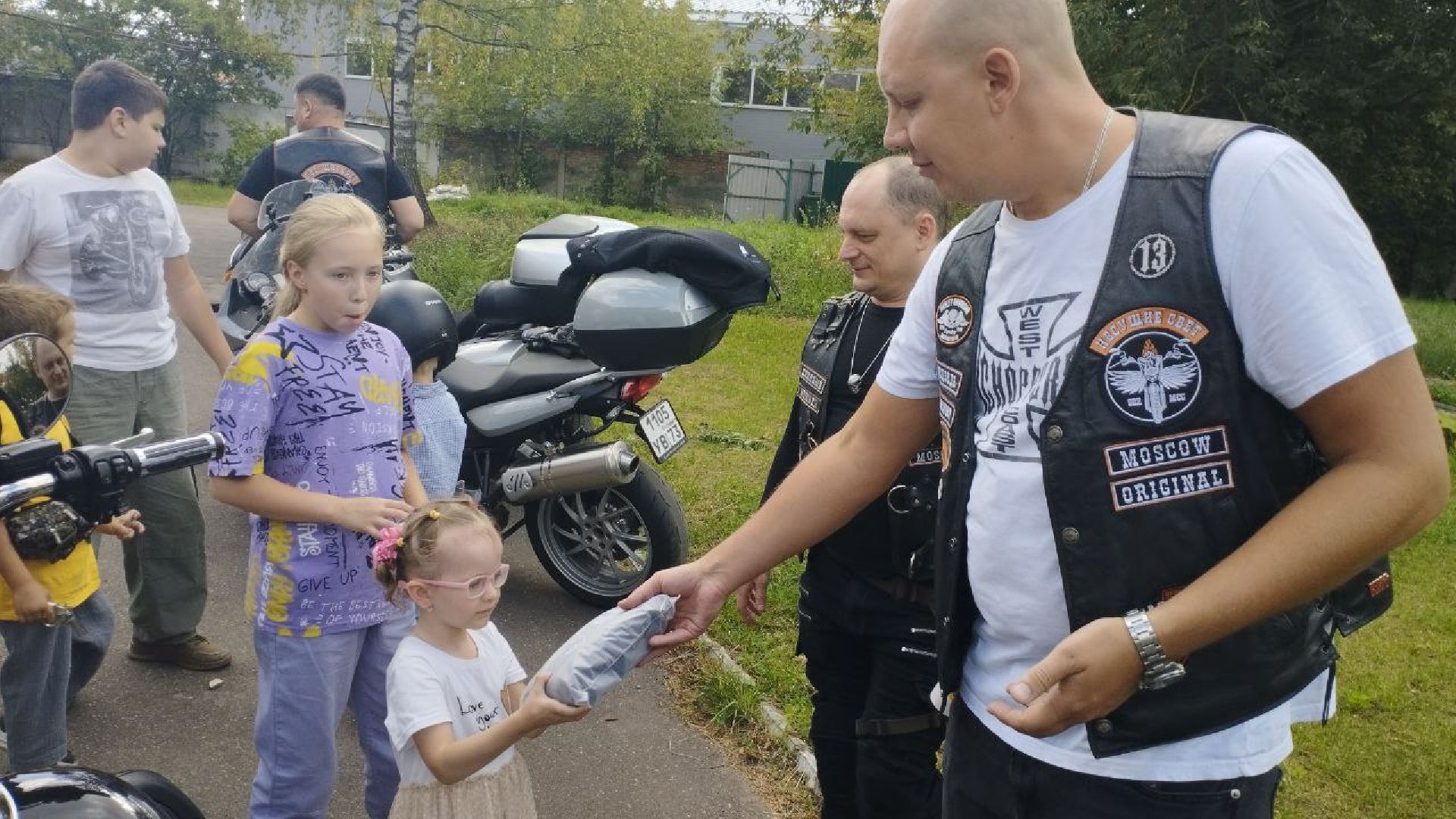 ивантеевка, центр социальной реабилитации, центр социального обслуживания, дети с овз, байкеры, встреча, мотогонки, байк-шоу, дети с особенностями развития,