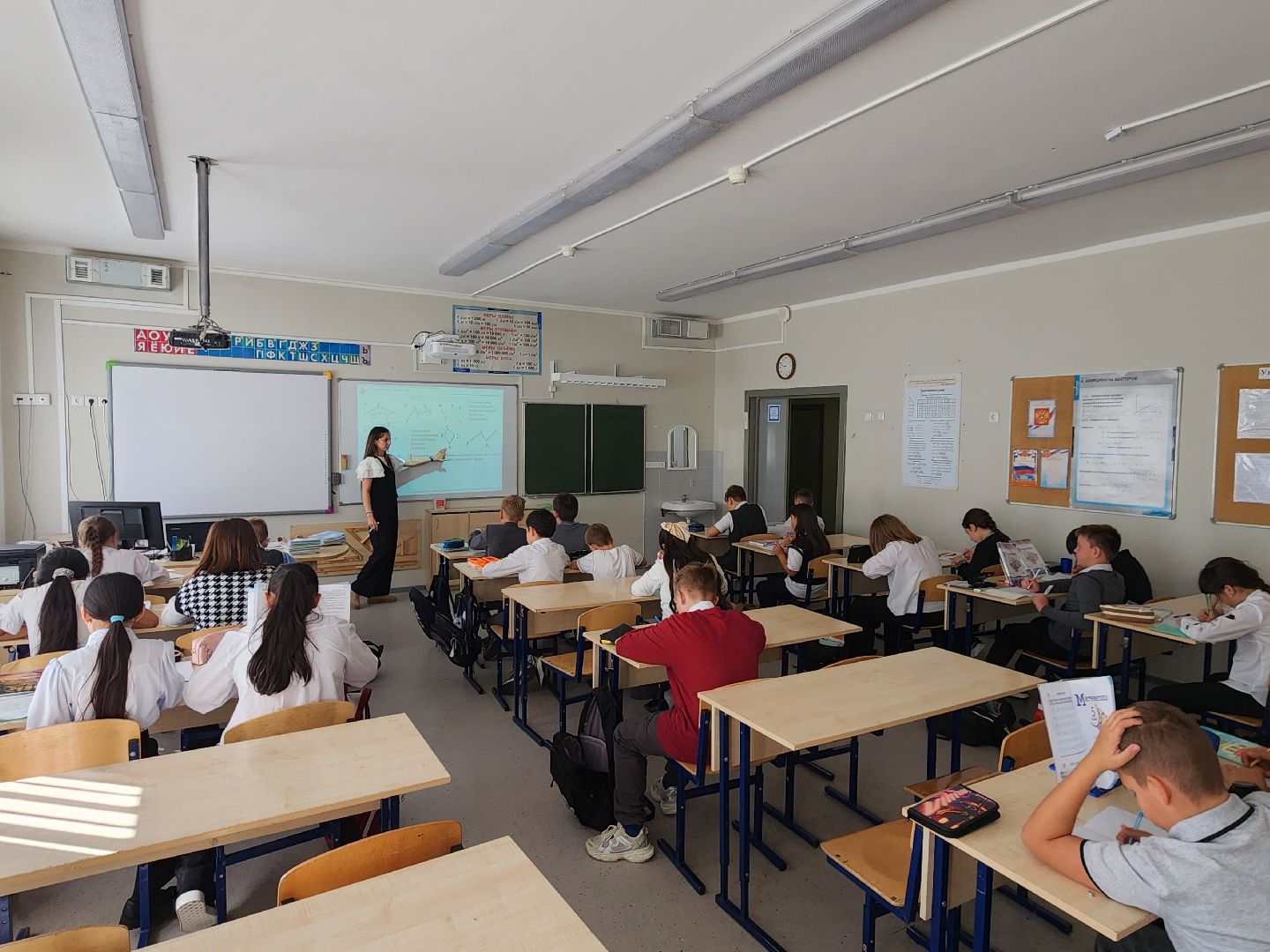 чехов, микрорайон губернский, школа 10,  карина колесникова, молодой педагог, учитель математики, целевое обучение,  администрация округа, меры поддержки, социальная помощь,биография,