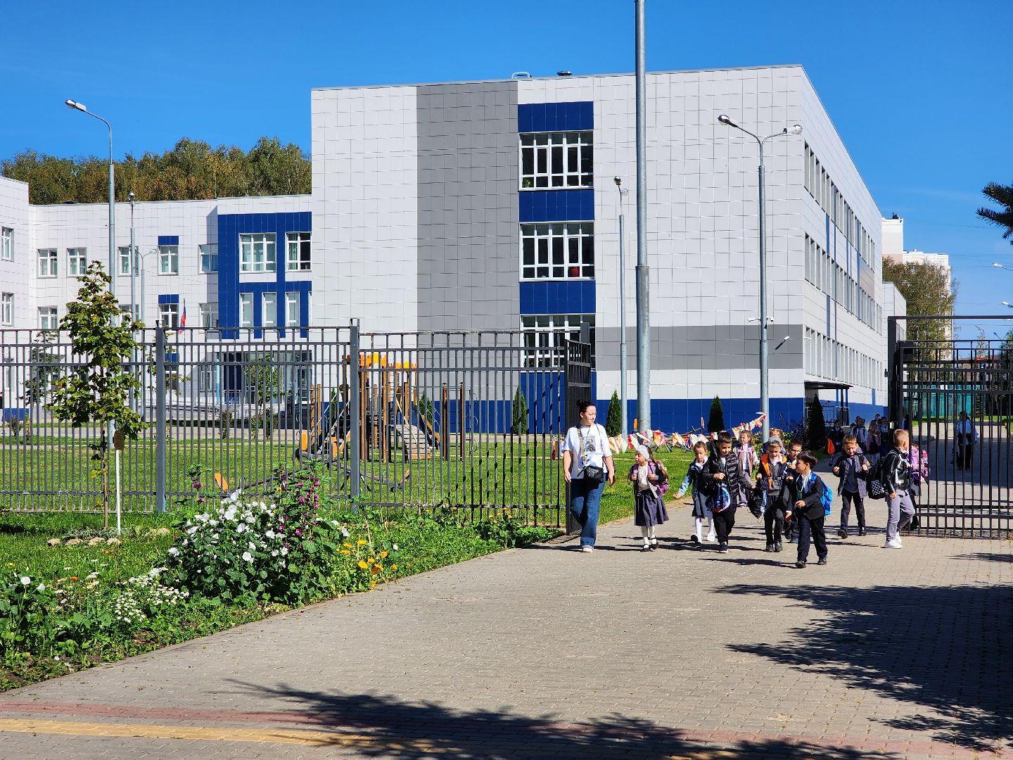 чехов, микрорайон губернский, школа 10,  карина колесникова, молодой педагог, учитель математики, целевое обучение,  администрация округа, меры поддержки, социальная помощь,биография,