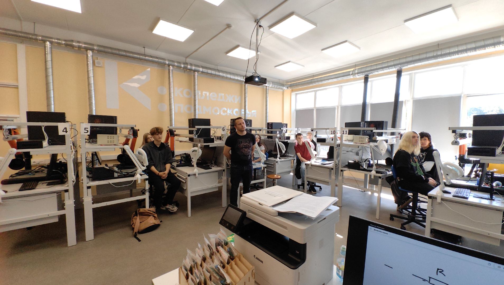 колледж, станки с чпу, 3D-моделирование, мастерская, студент,