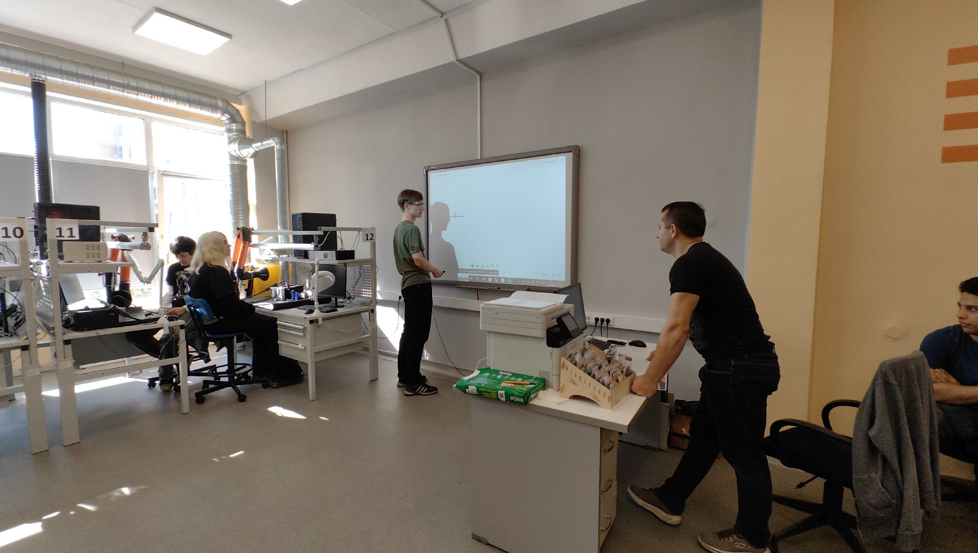 колледж, станки с чпу, 3D-моделирование, мастерская, студент,