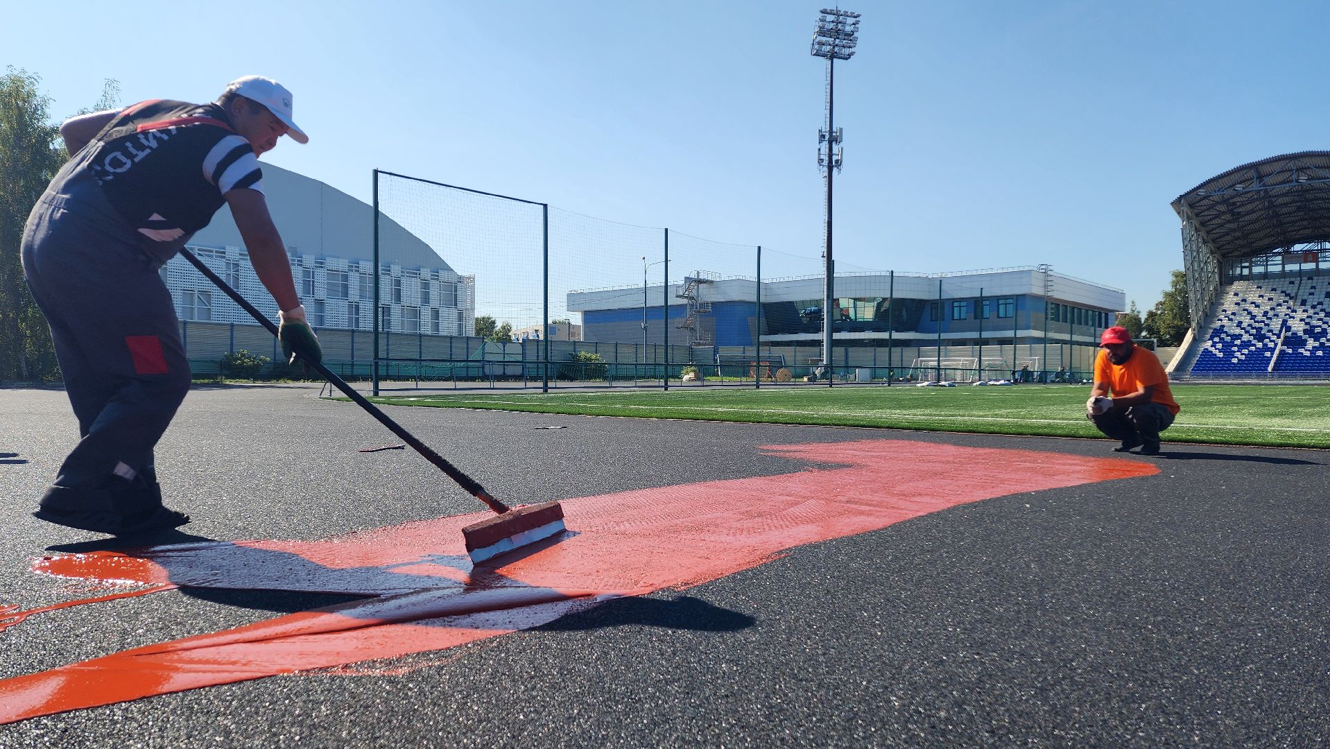 стадион , ремонт , резиное покрытие , домодедово, подмосковье , беговые дорожки , авангард ,