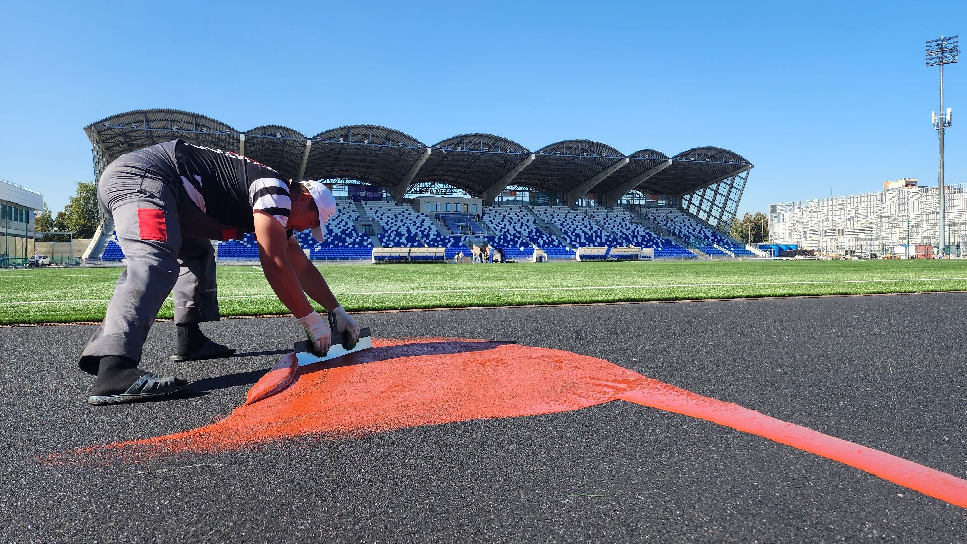 стадион , ремонт , резиное покрытие , домодедово, подмосковье , беговые дорожки , авангард ,